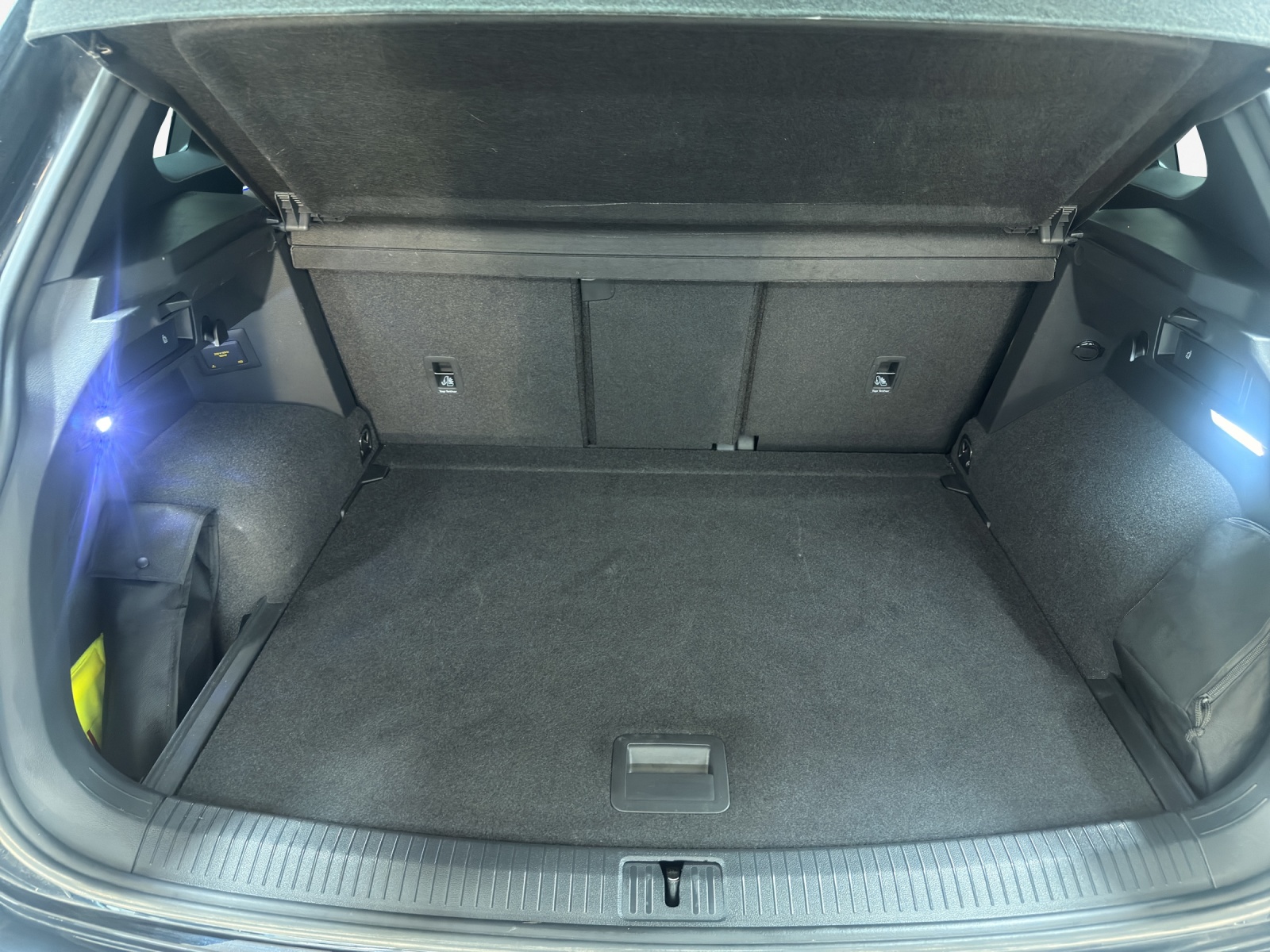 VW Tiguan 2.0TSI R-Line 4Motion DSG-image-12