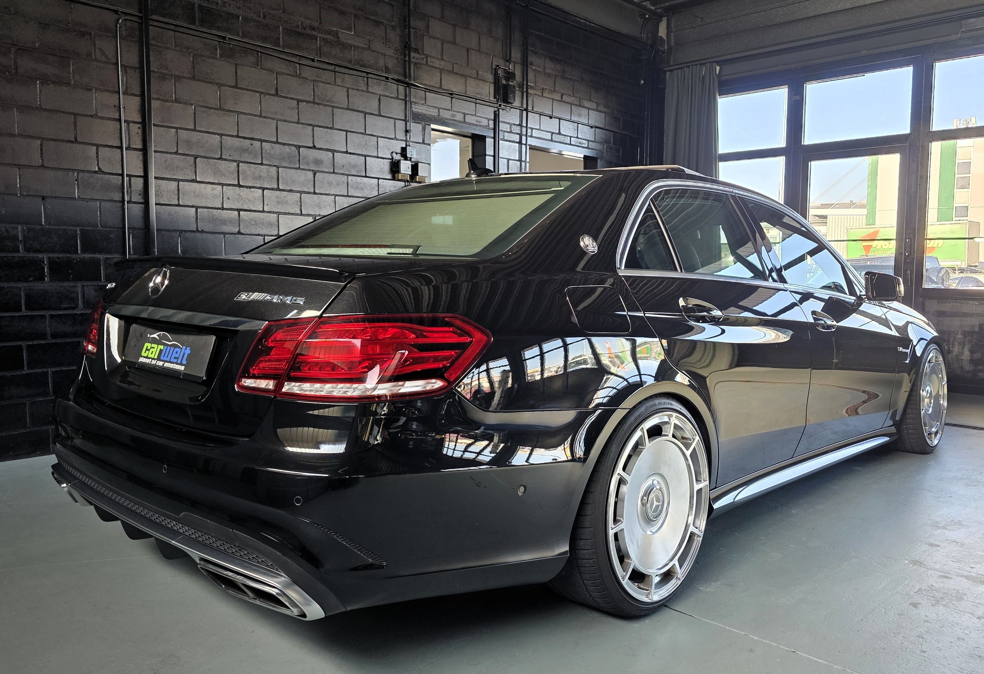 MERCEDES-BENZ E 63 V8 S AMG 4matic-image-2