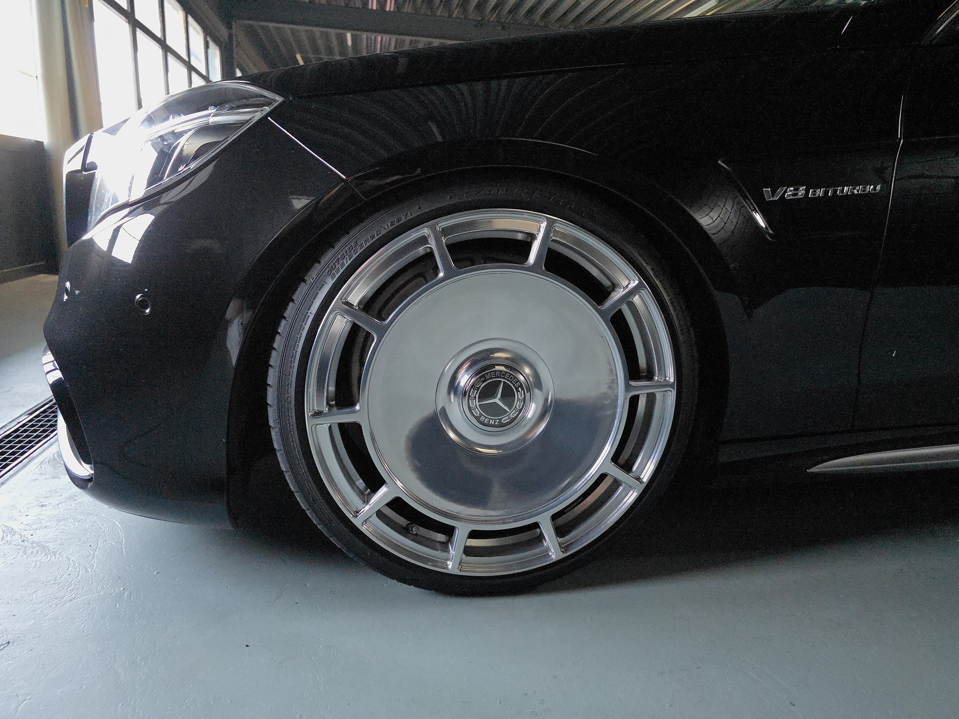 MERCEDES-BENZ E 63 V8 S AMG 4matic-image-3