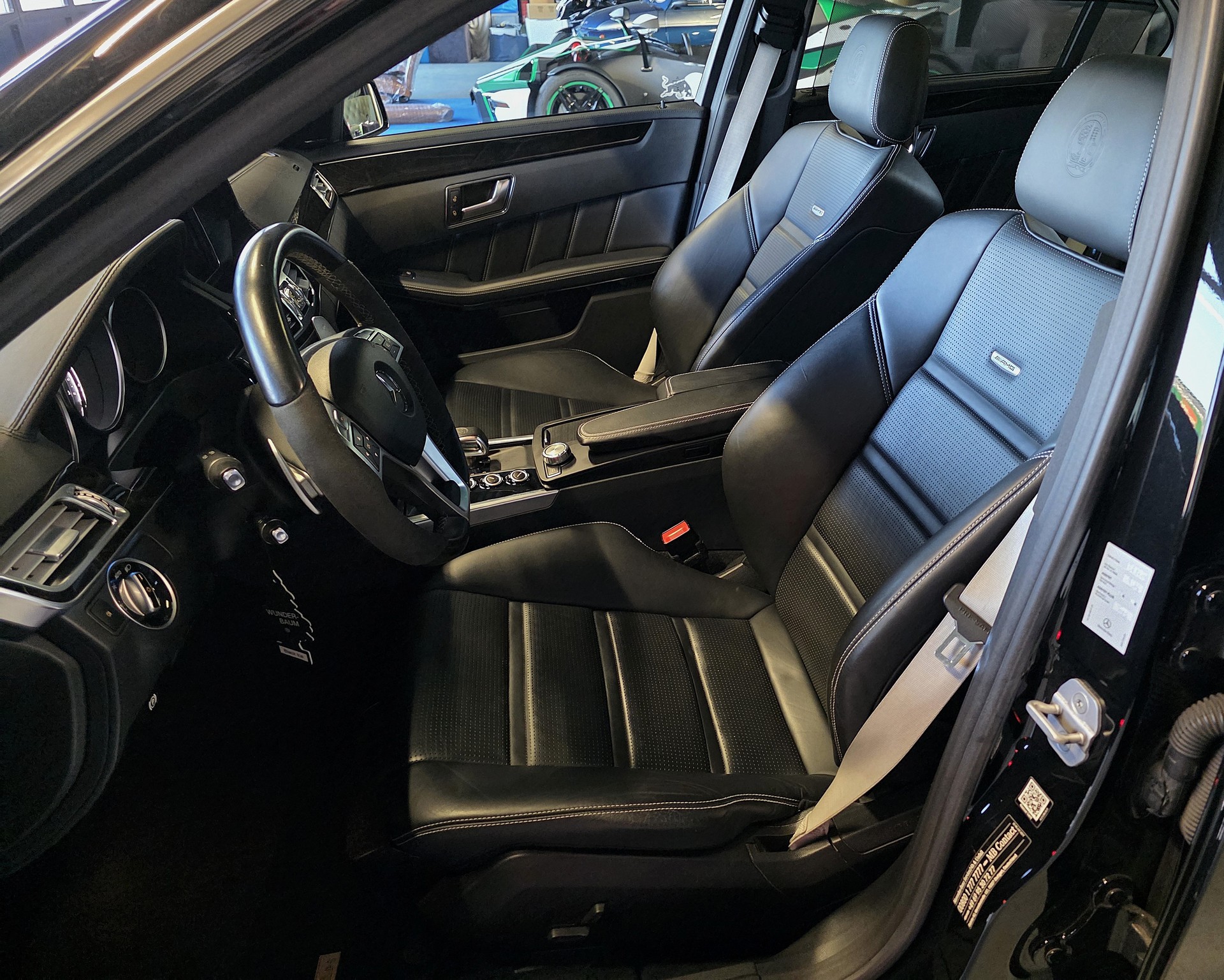 MERCEDES-BENZ E 63 V8 S AMG 4matic-image-9
