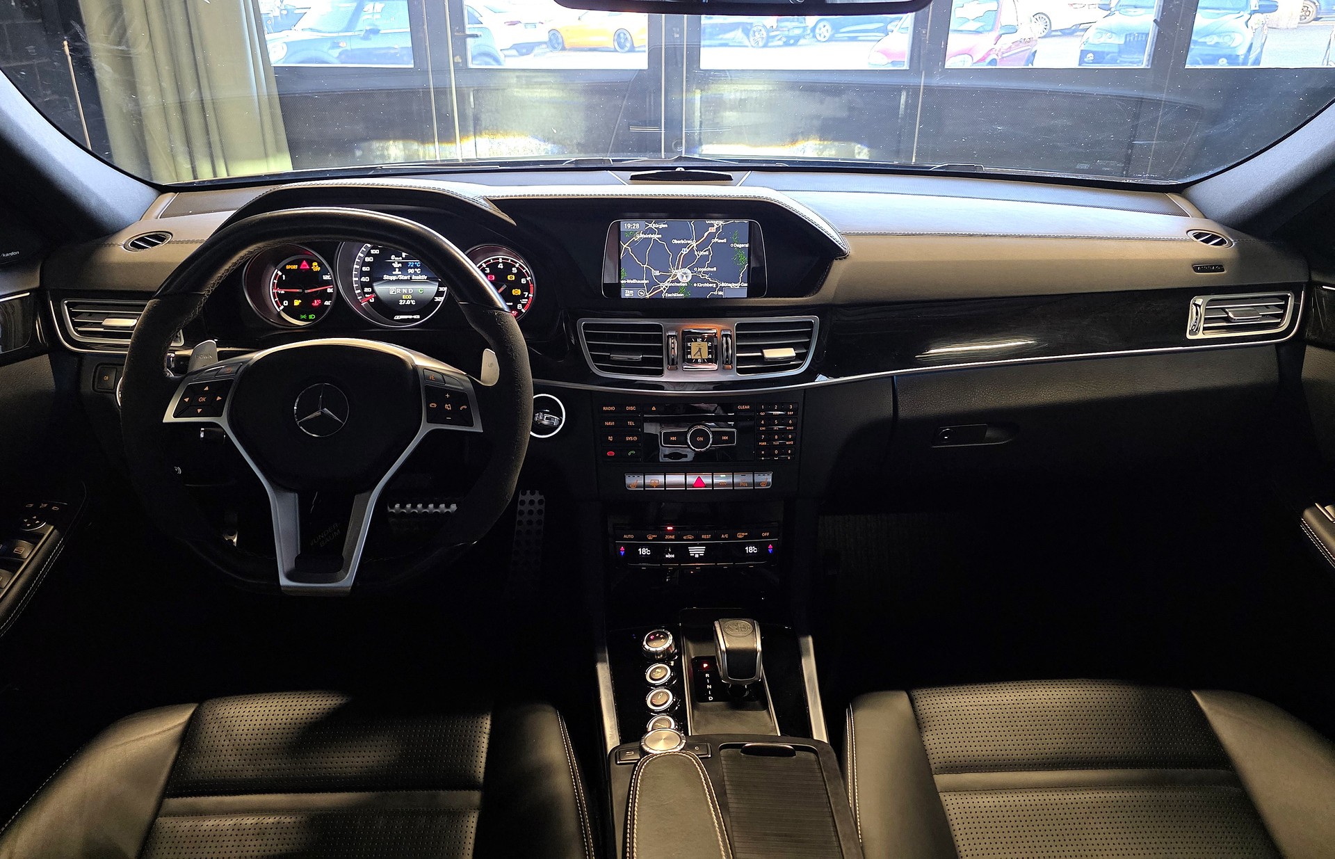 MERCEDES-BENZ E 63 V8 S AMG 4matic-image-4