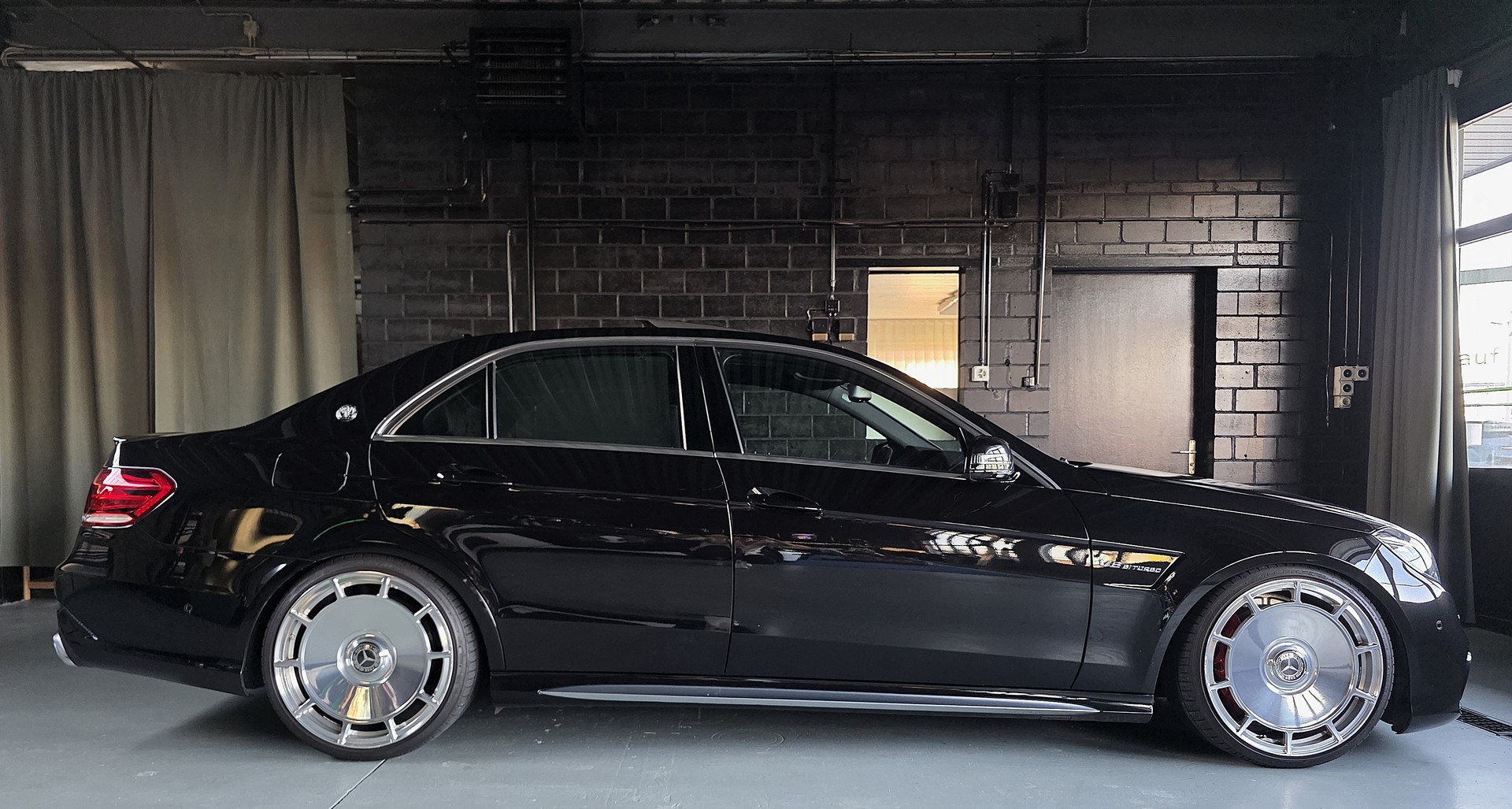 MERCEDES-BENZ E 63 V8 S AMG 4matic-image-1