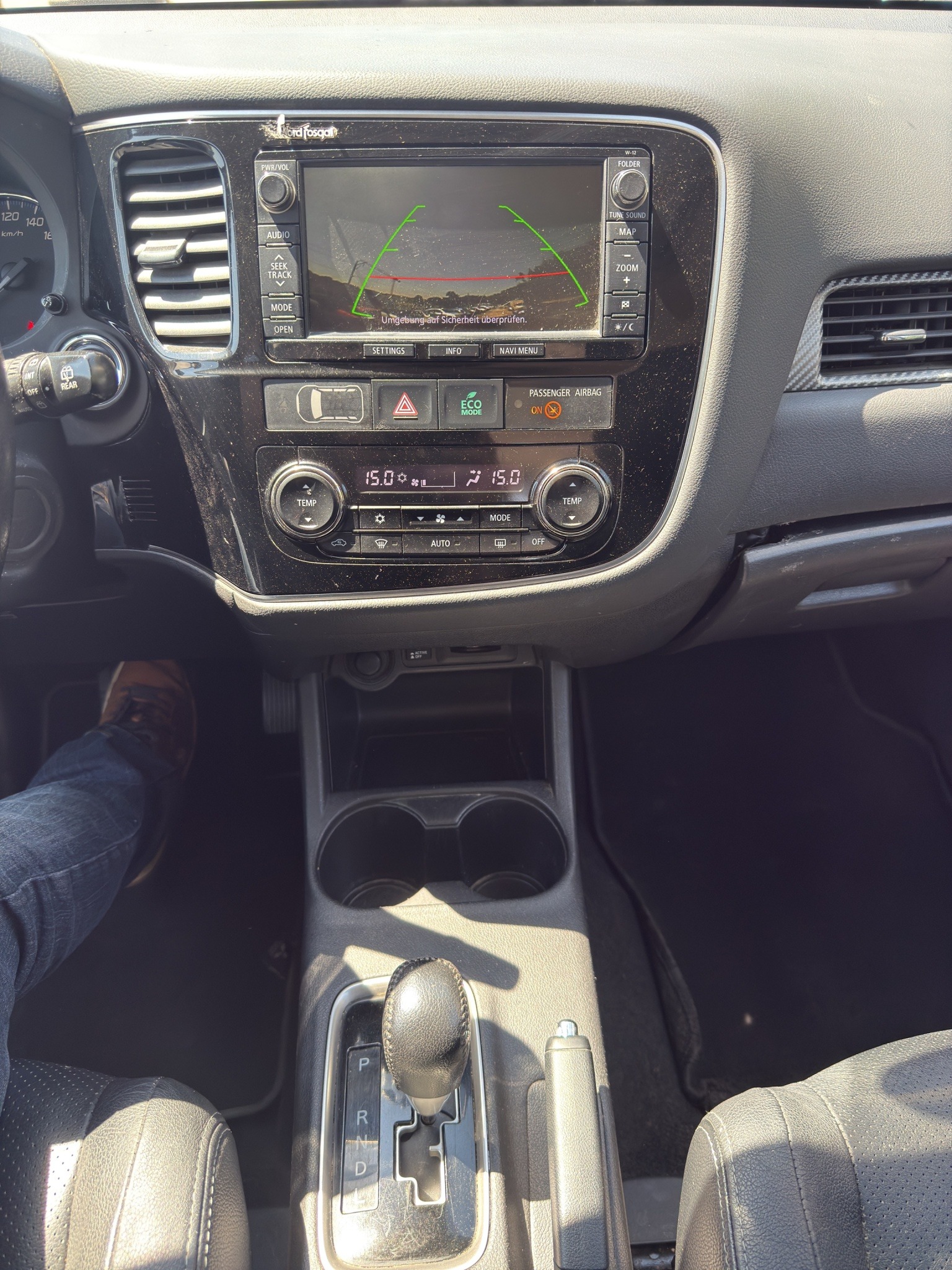 MITSUBISHI Outlander 2.2 DID Navigator 4WD Automatic-image-9