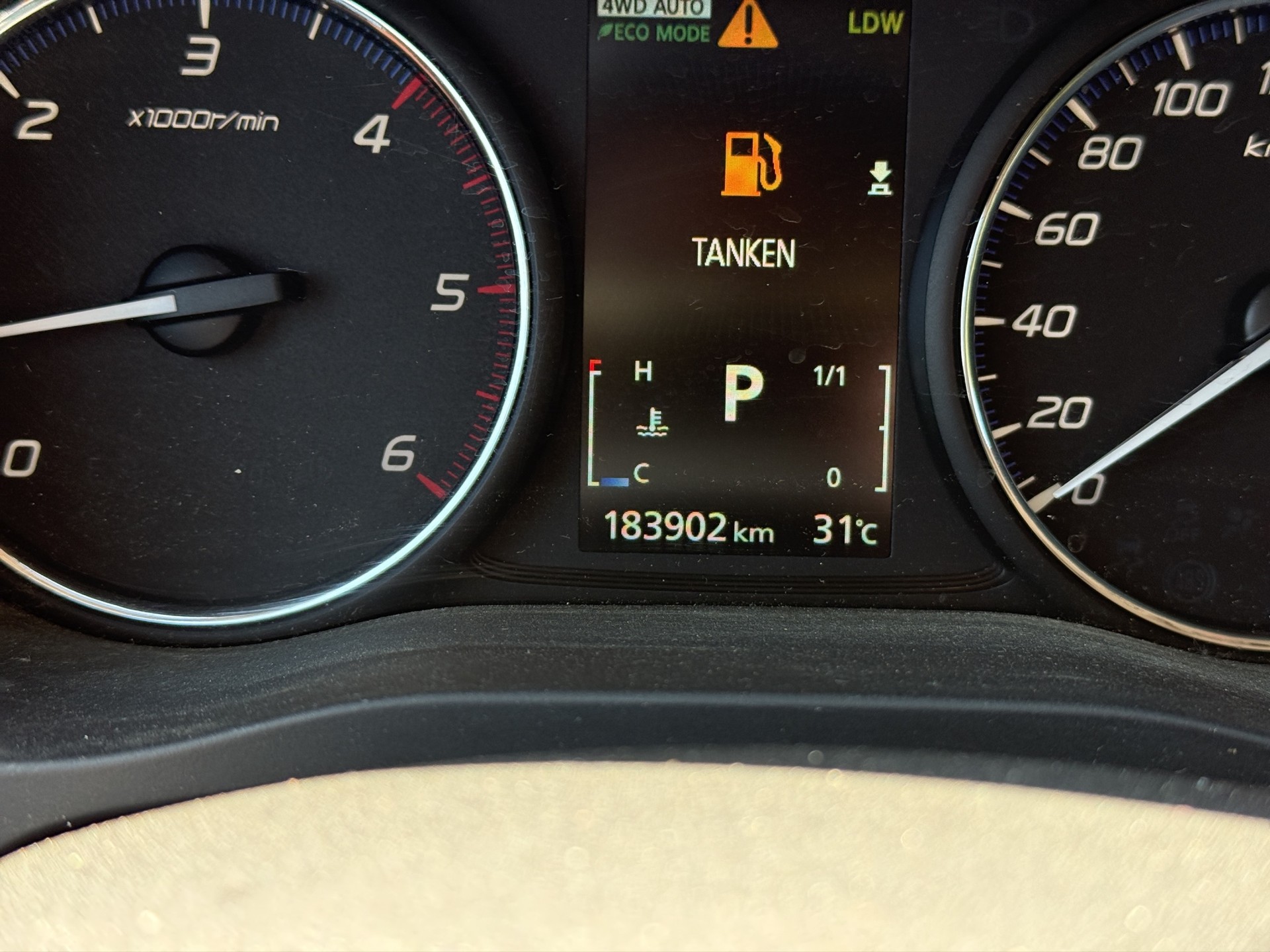 MITSUBISHI Outlander 2.2 DID Navigator 4WD Automatic-image-12