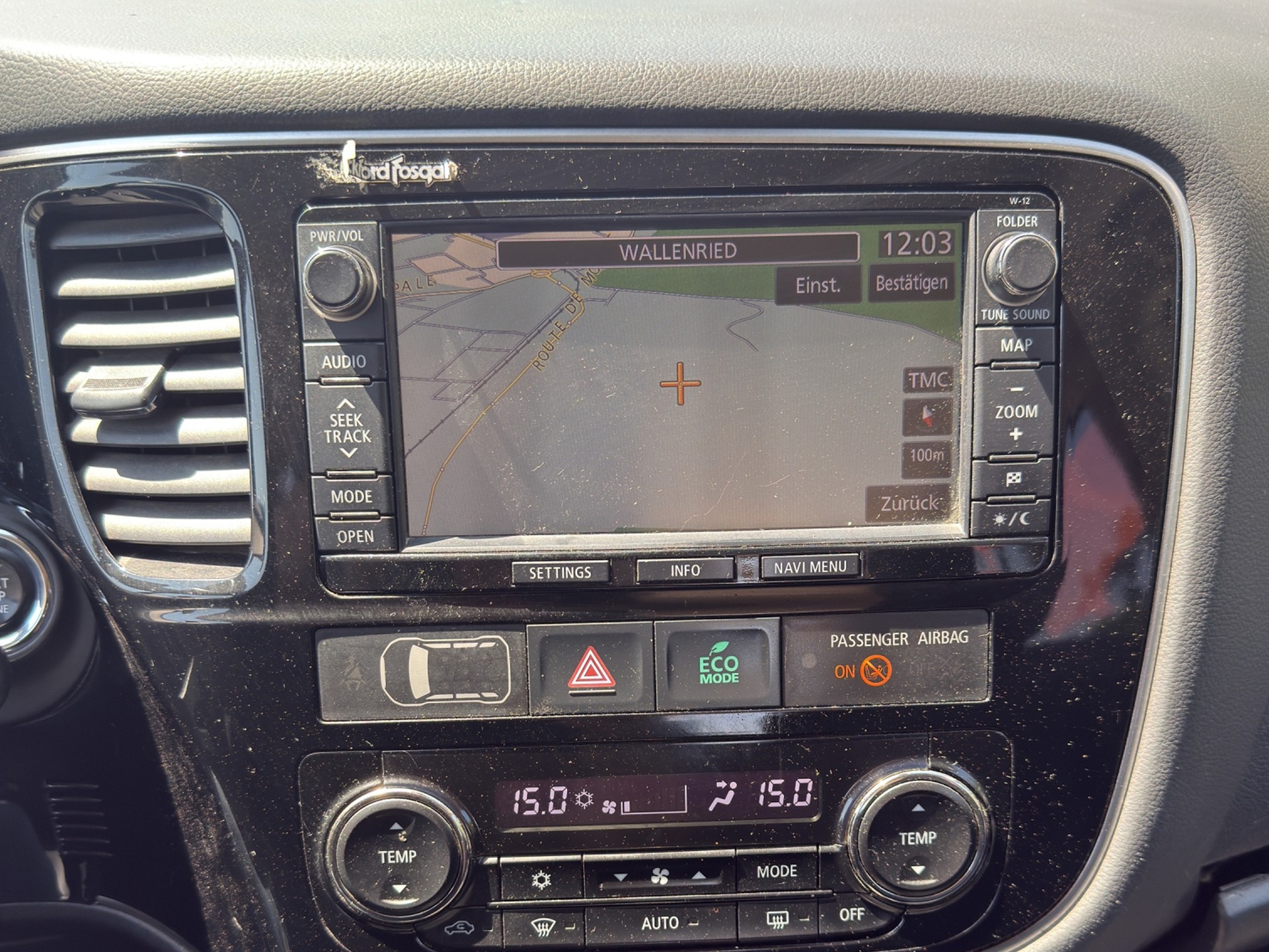 MITSUBISHI Outlander 2.2 DID Navigator 4WD Automatic-image-8