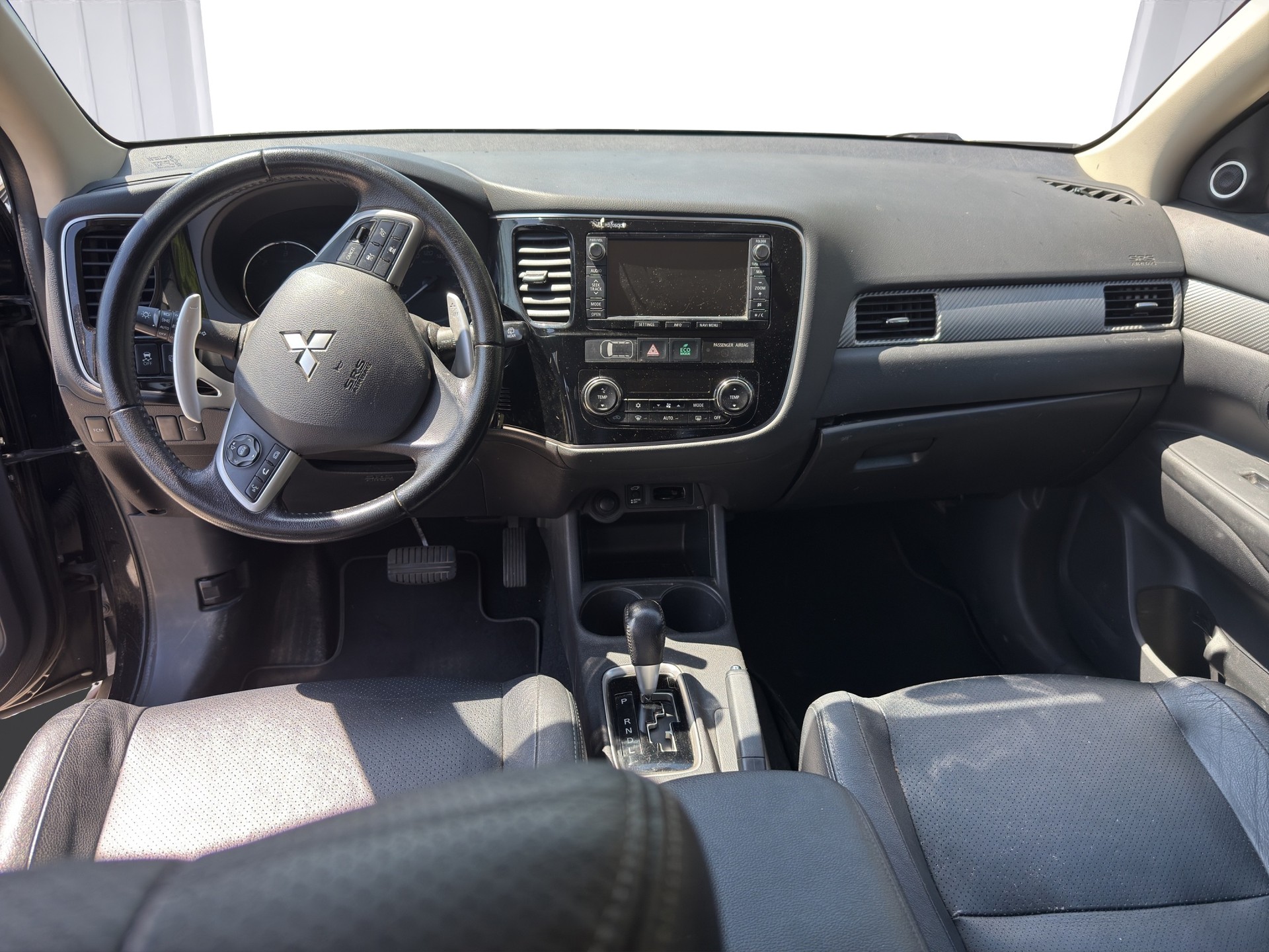 MITSUBISHI Outlander 2.2 DID Navigator 4WD Automatic-image-7