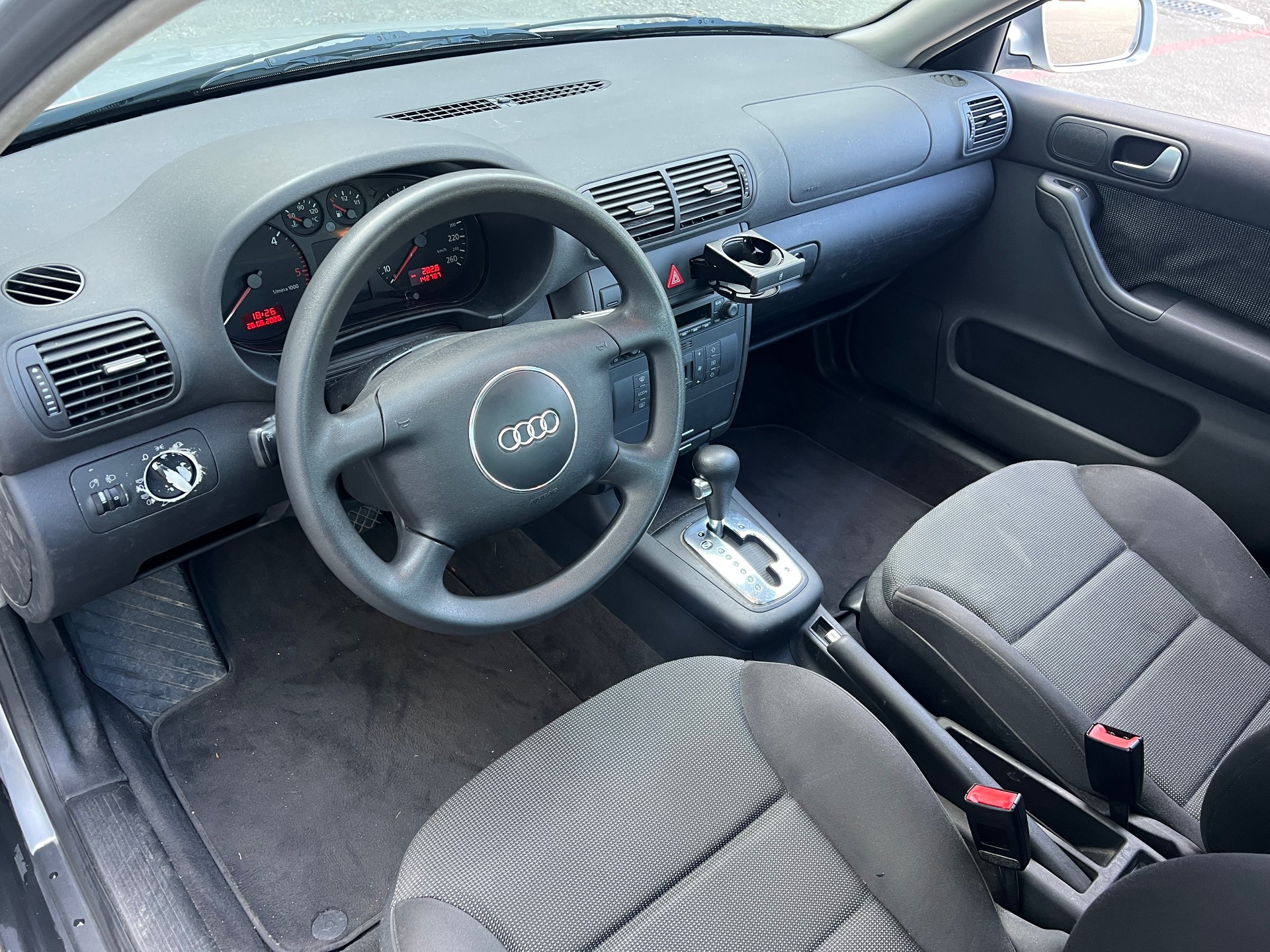 AUDI A3 1.9 TDI-PD Ambition-image-6