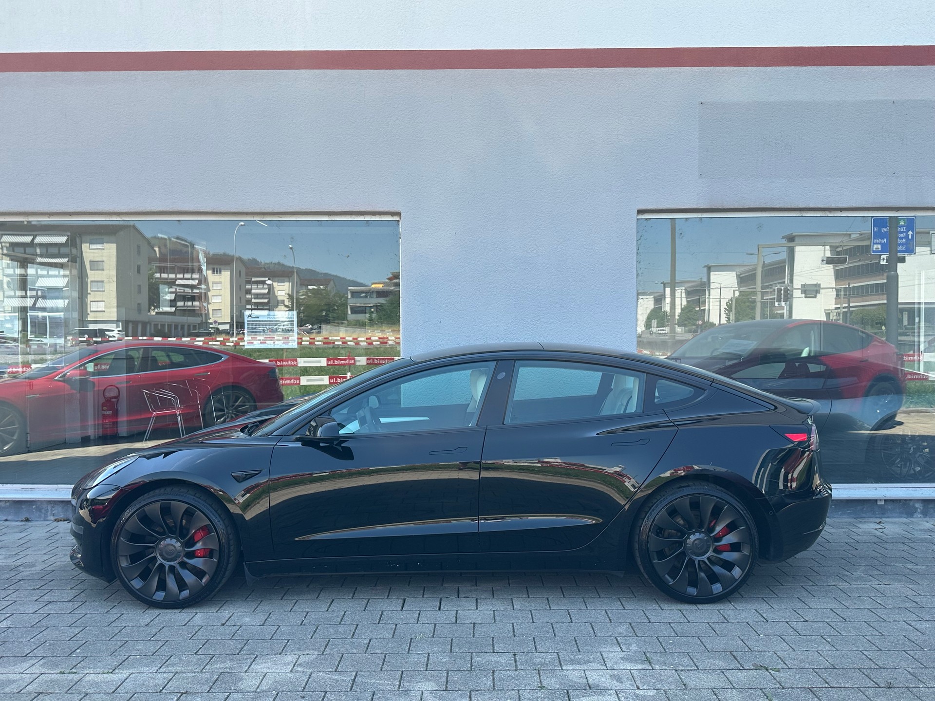 TESLA Model 3 Performance Dual Motor AWD-image-3