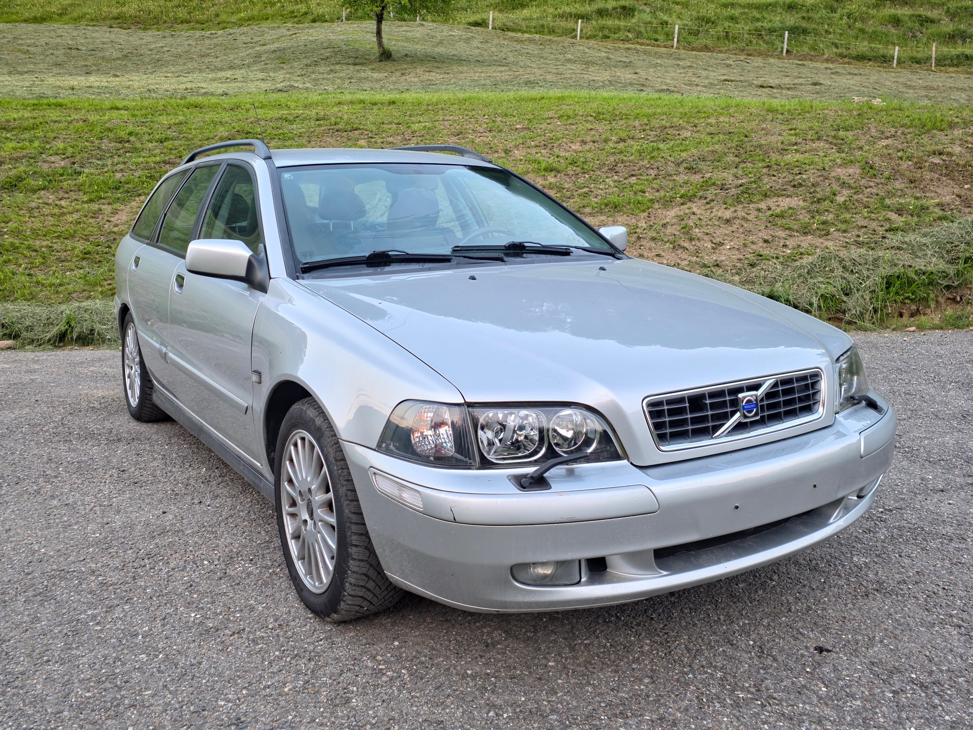 VOLVO V40 2.0Turbo | Automat | Kombi-image-0