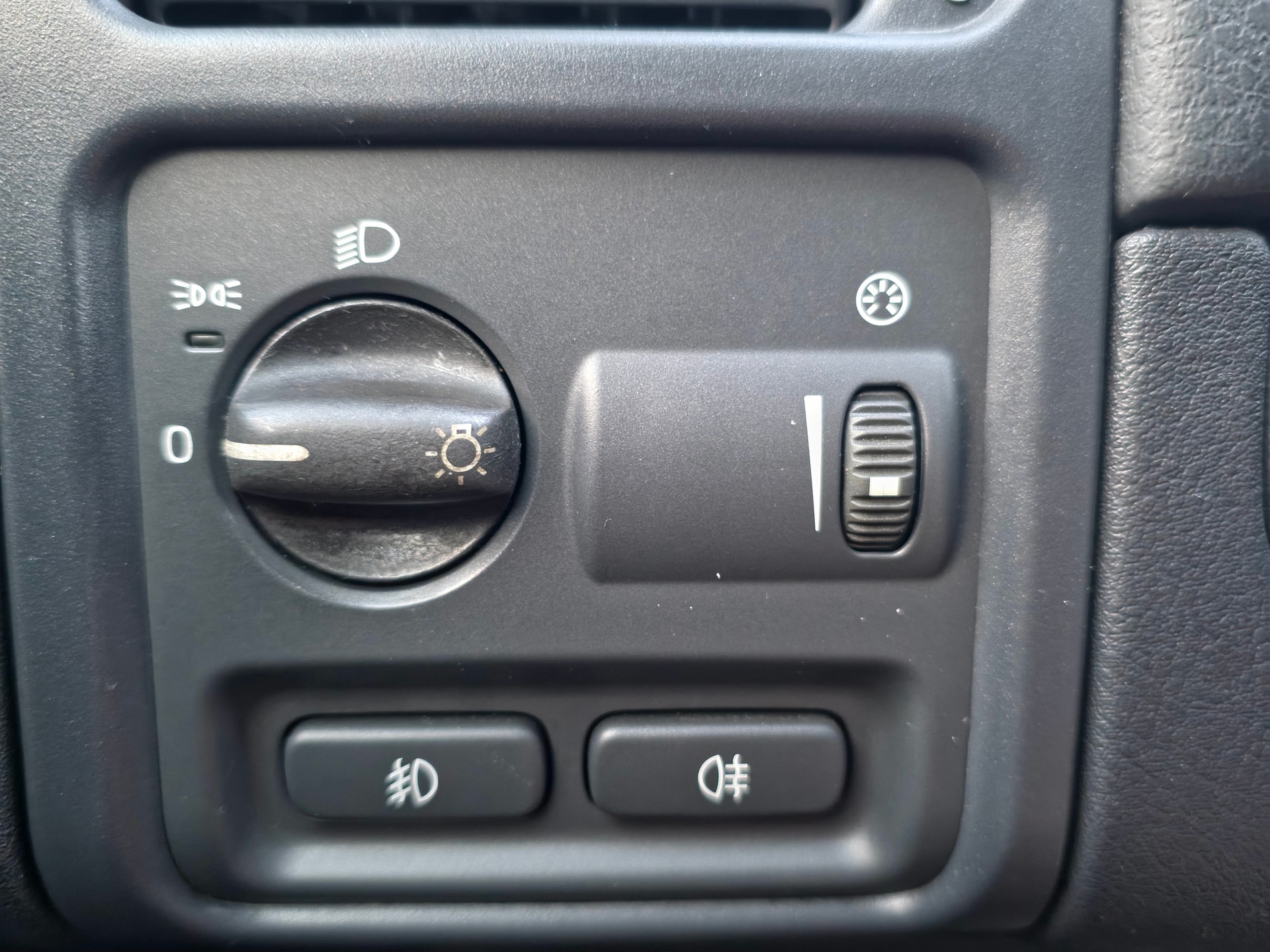 VOLVO V40 2.0Turbo | Automat | Kombi-image-12
