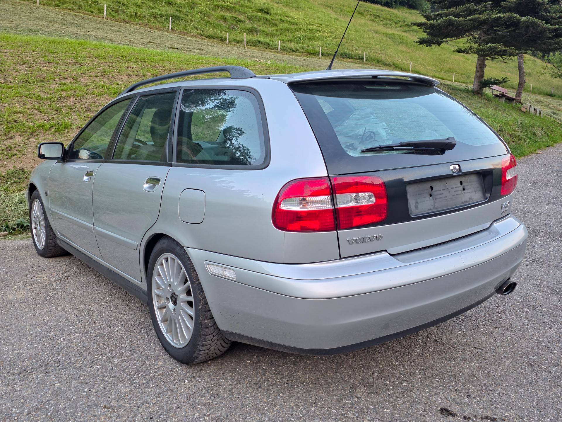 VOLVO V40 2.0Turbo | Automat | Kombi-image-2