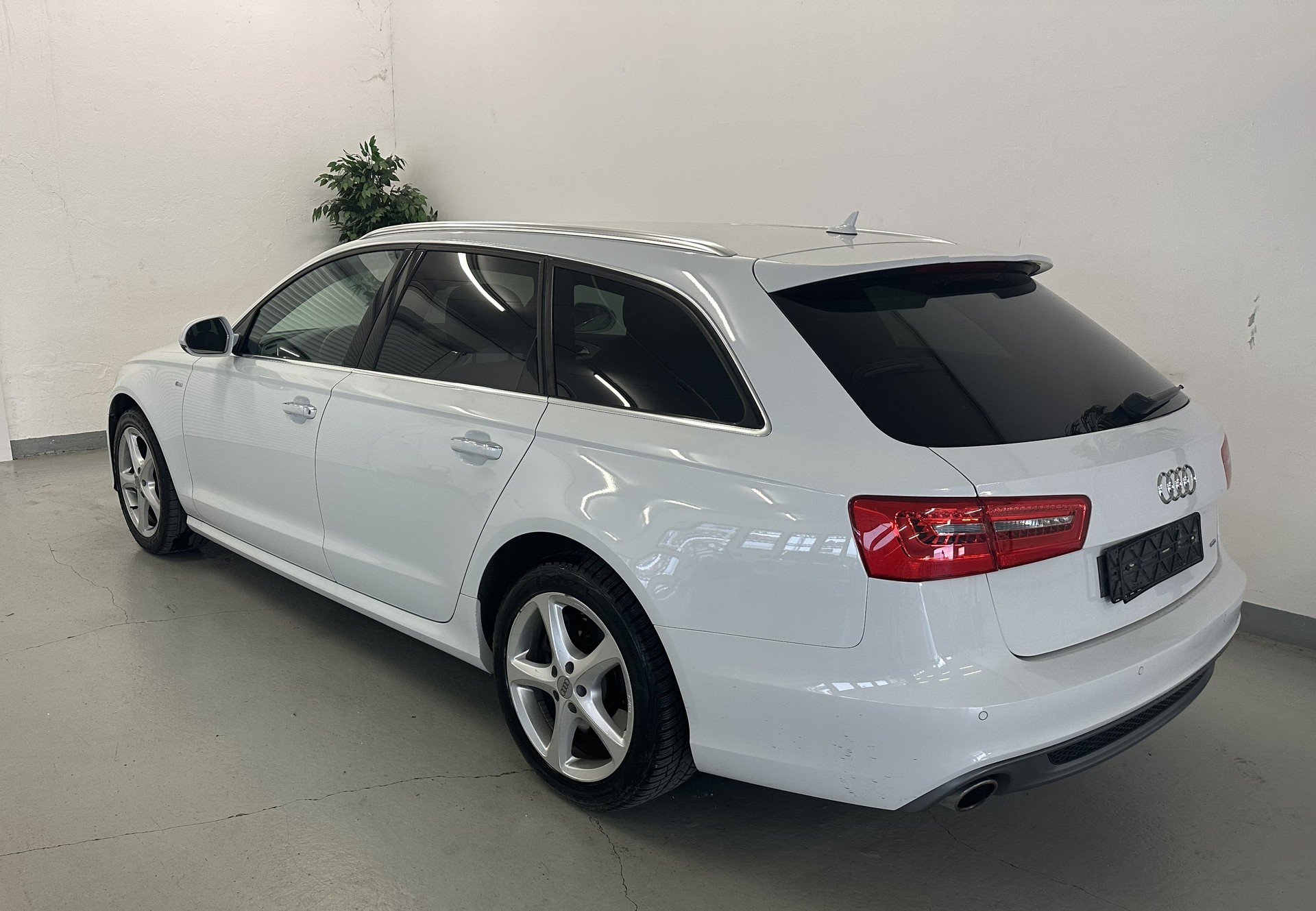 AUDI A6 Avant 3.0 TDI V6 quattro S-tronic-image-5