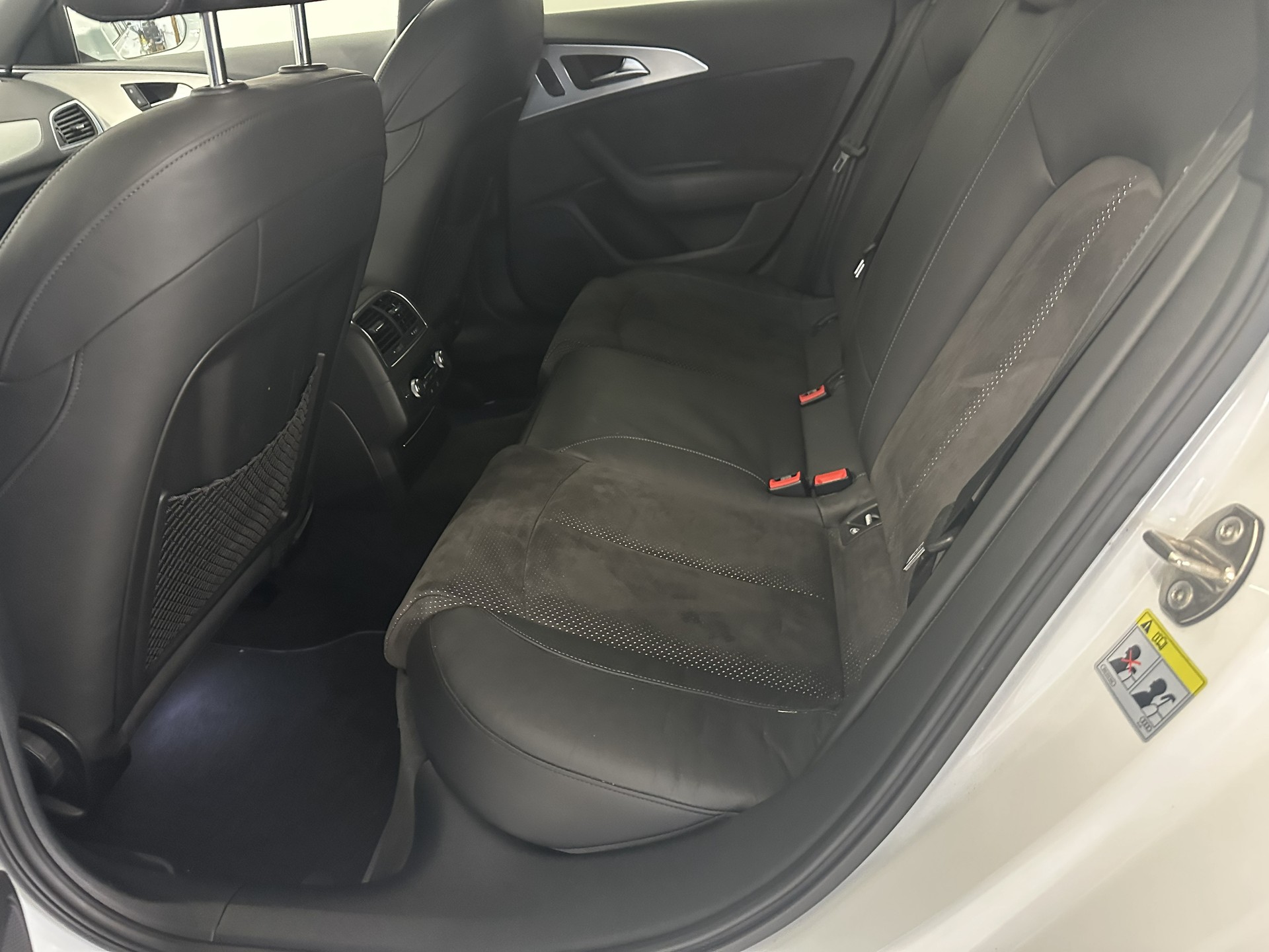 AUDI A6 Avant 3.0 TDI V6 quattro S-tronic-image-8