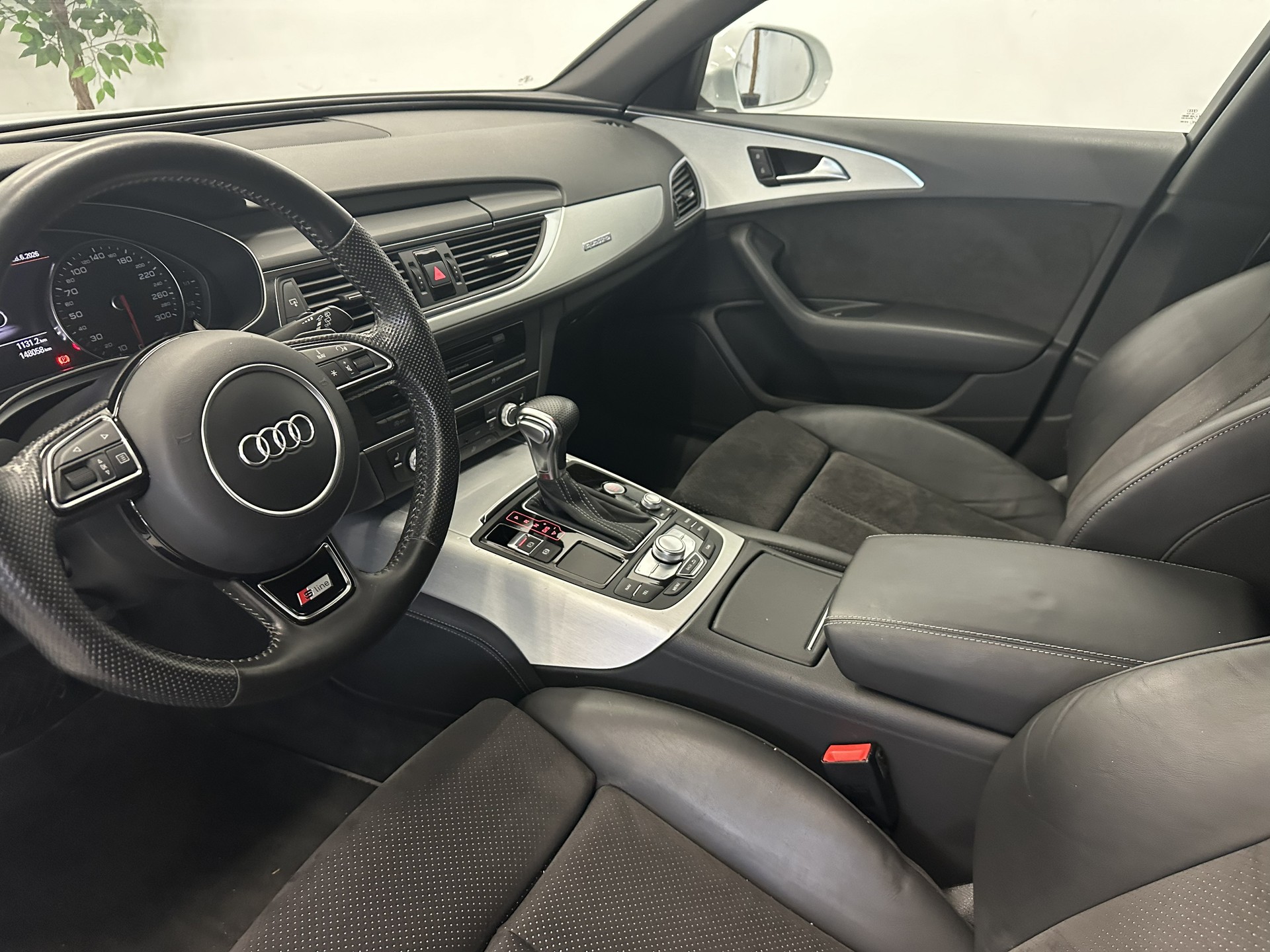 AUDI A6 Avant 3.0 TDI V6 quattro S-tronic-image-7