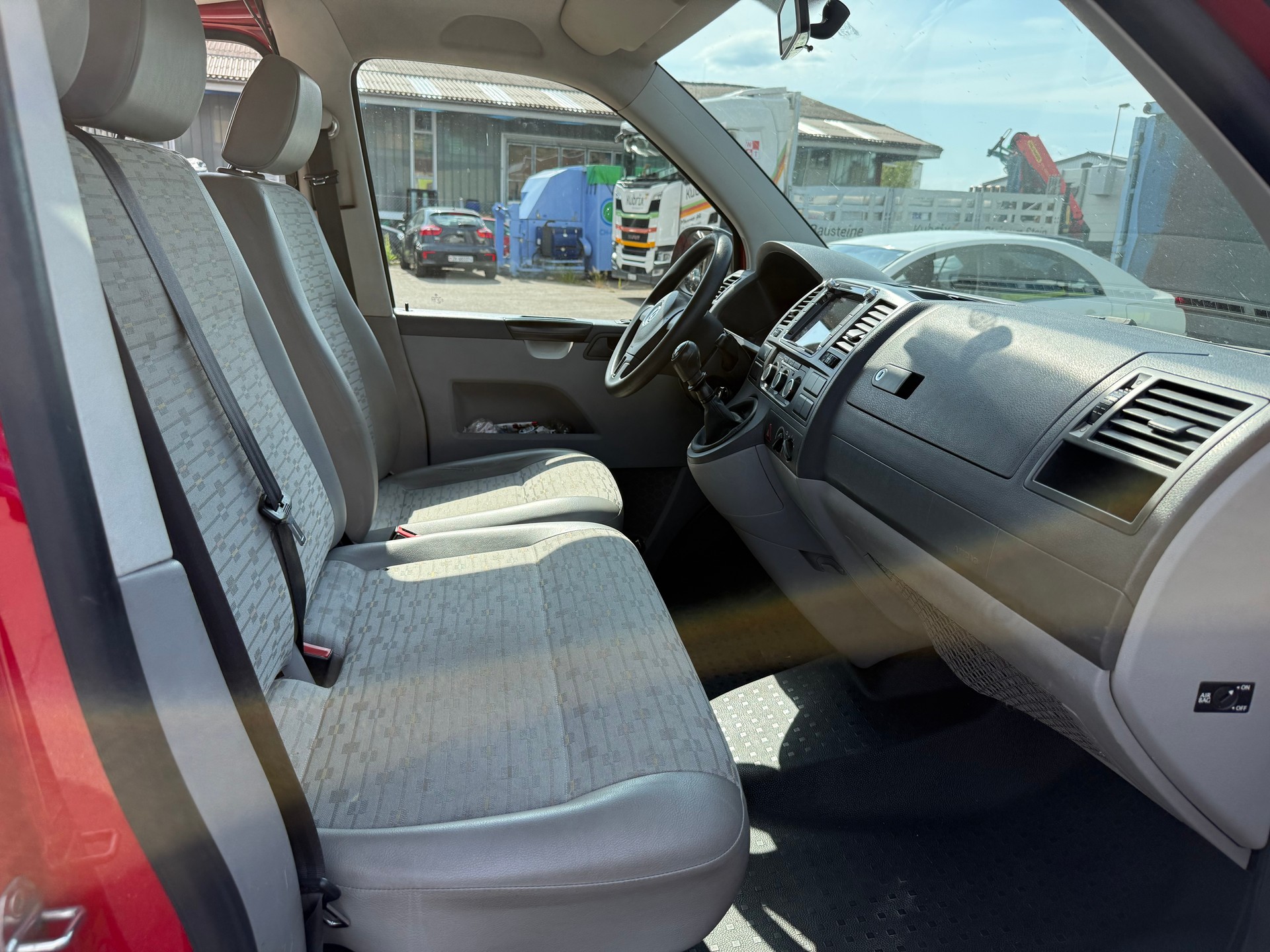VW T5 2.0 TDI Entry-image-7