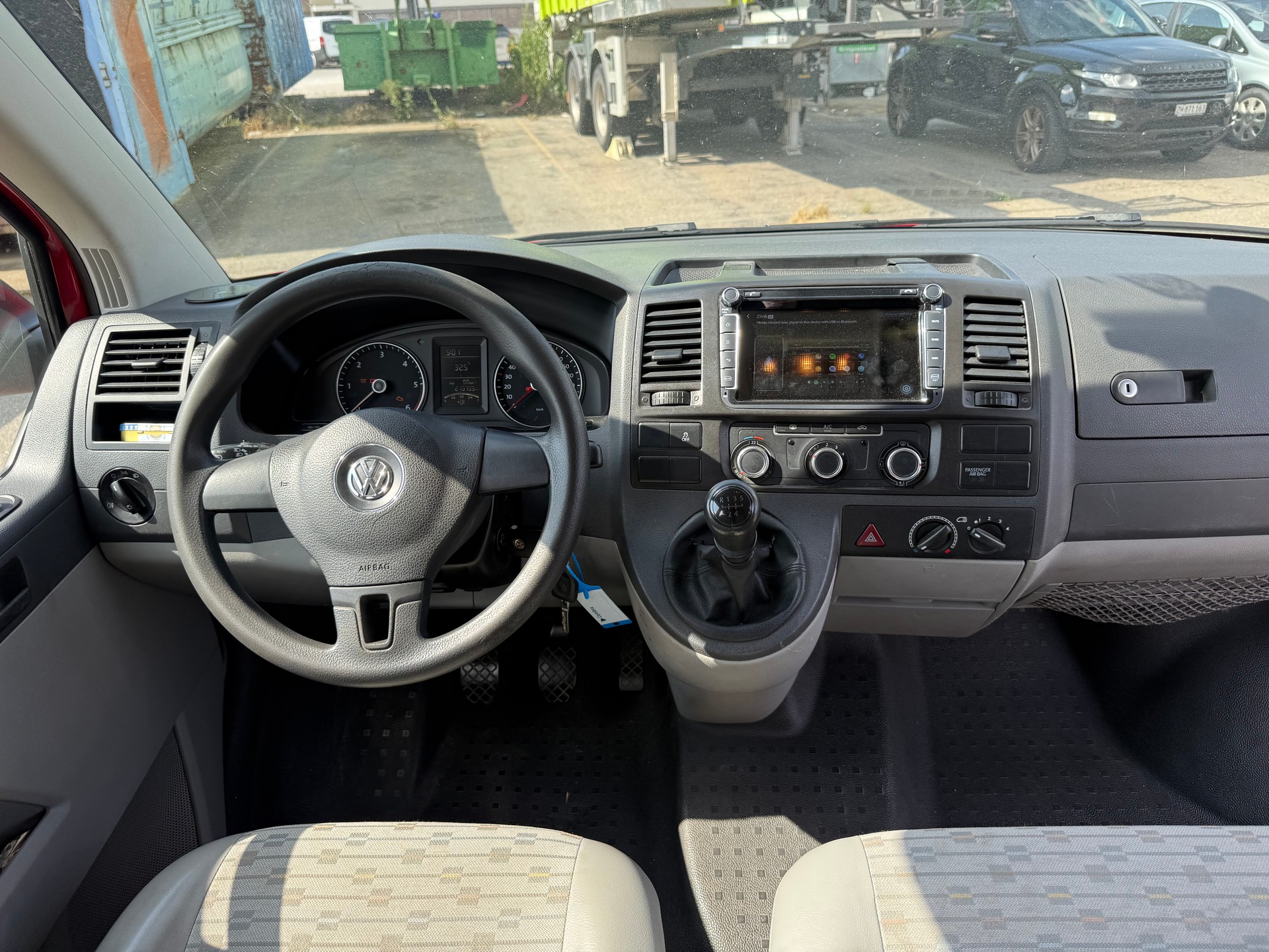 VW T5 2.0 TDI Entry-image-6