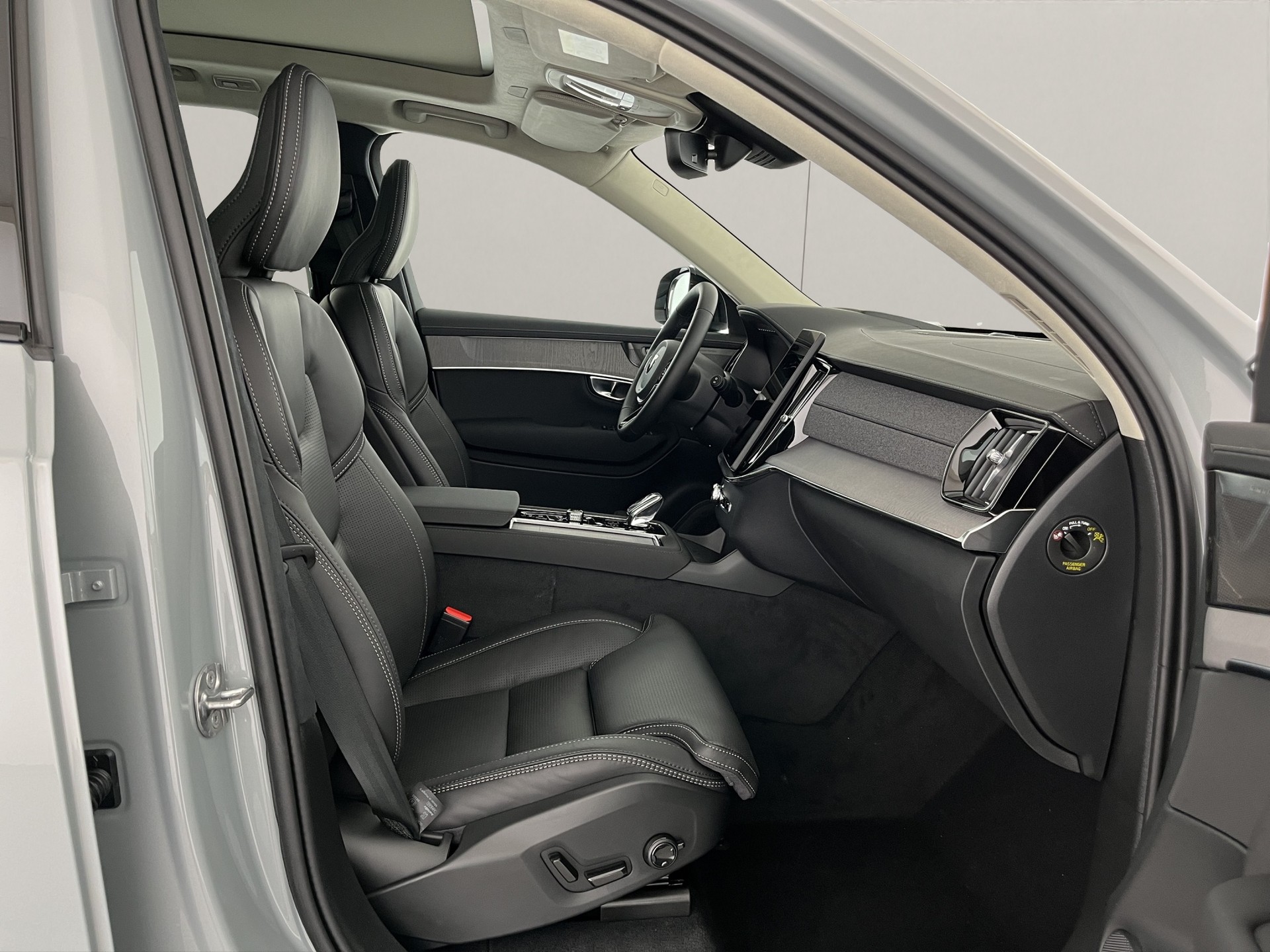 VOLVO XC90 2.0 T8 TE Ultra Dark eAWD-image-8