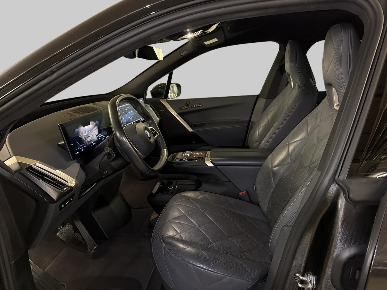 BMW iX xDrive50-image-13