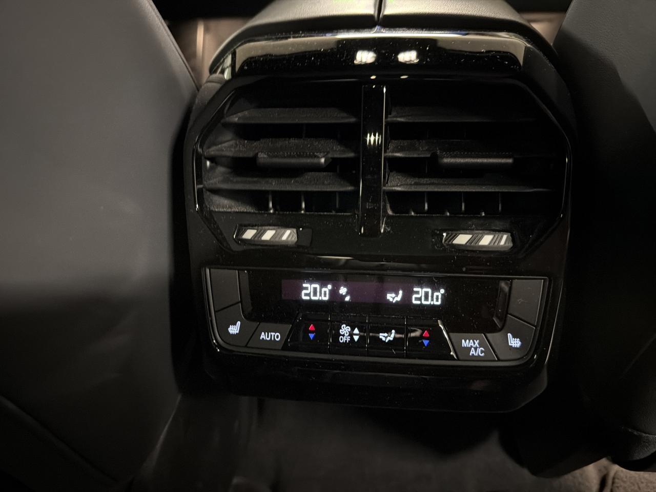 BMW iX xDrive50-image-26