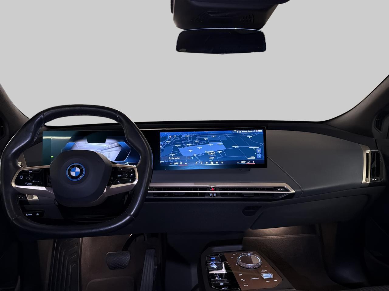 BMW iX xDrive50-image-16