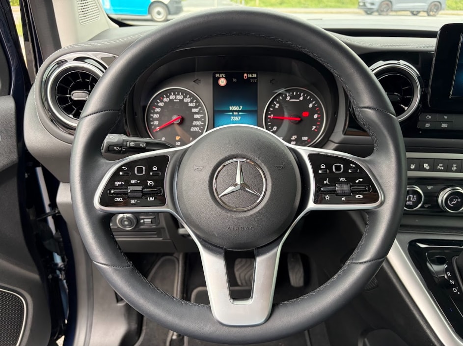 MERCEDES-BENZ T-Klasse T 180 Progressive Lang 7 Plätzer-image-11