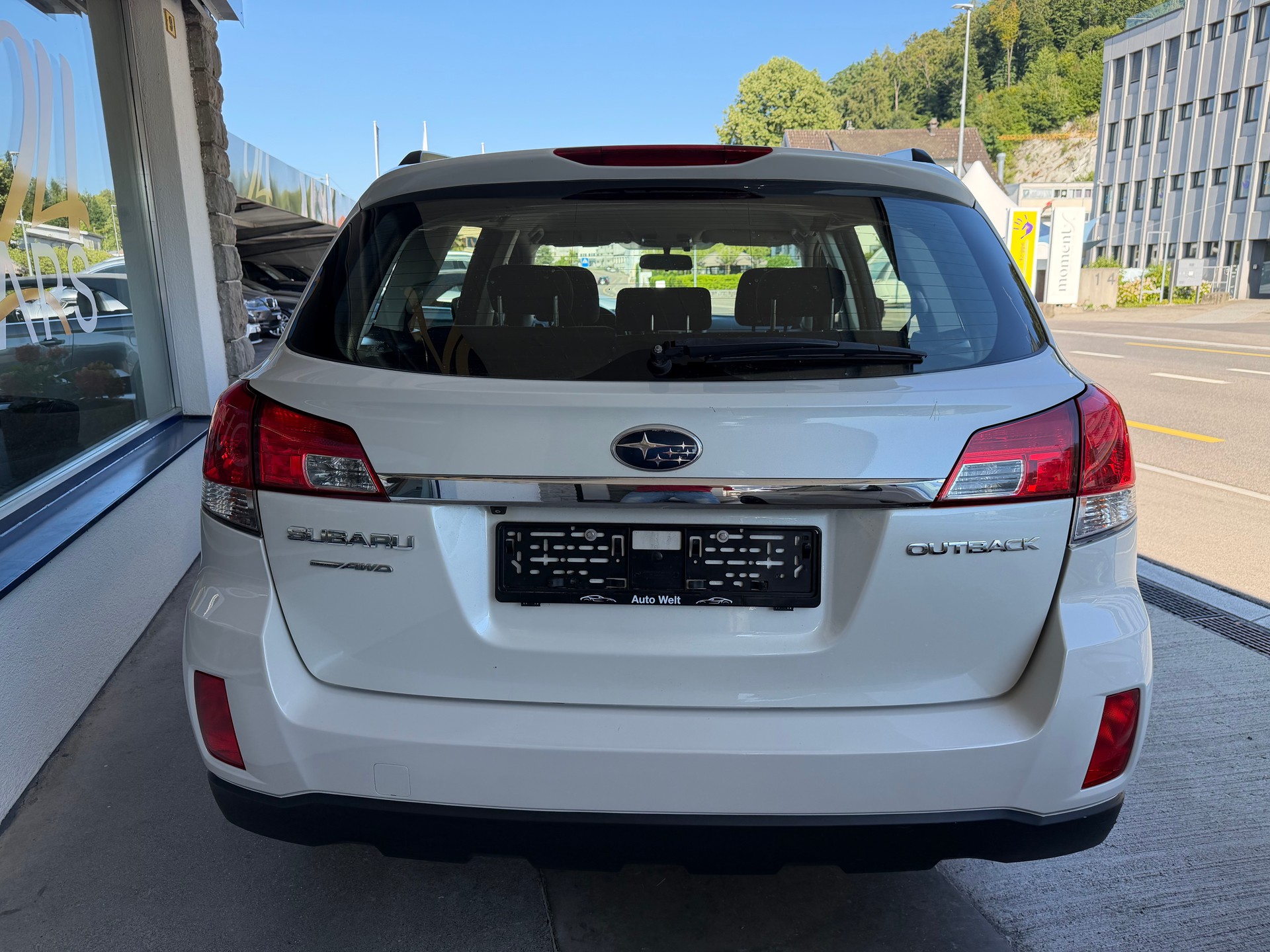 SUBARU Outback 2.5i Swiss AWD Lineartronic-image-5