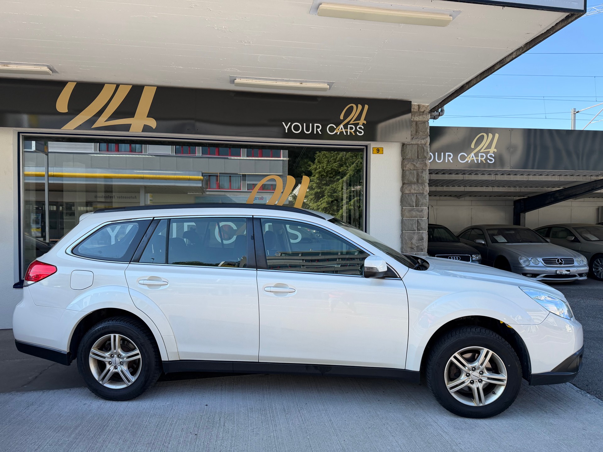 SUBARU Outback 2.5i Swiss AWD Lineartronic-image-3