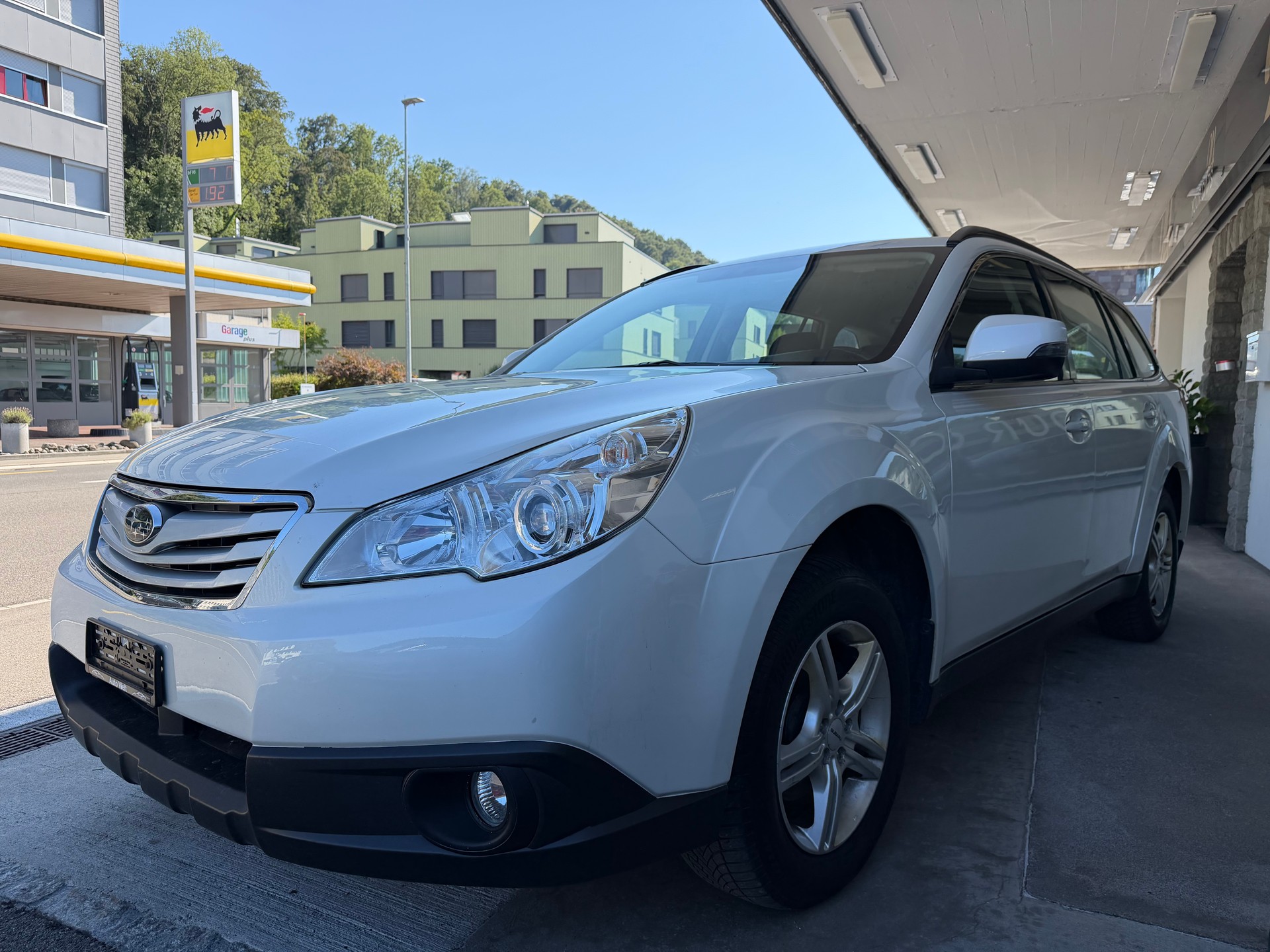 SUBARU Outback 2.5i Swiss AWD Lineartronic-image-0