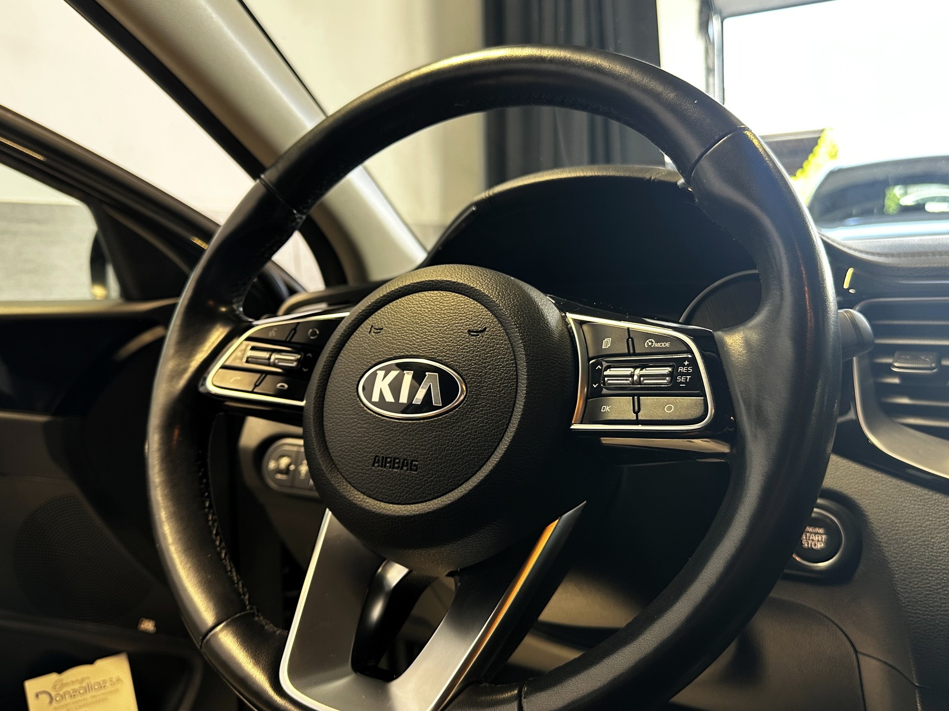KIA XCeed 1.4 T-GDi Style DCT-image-5