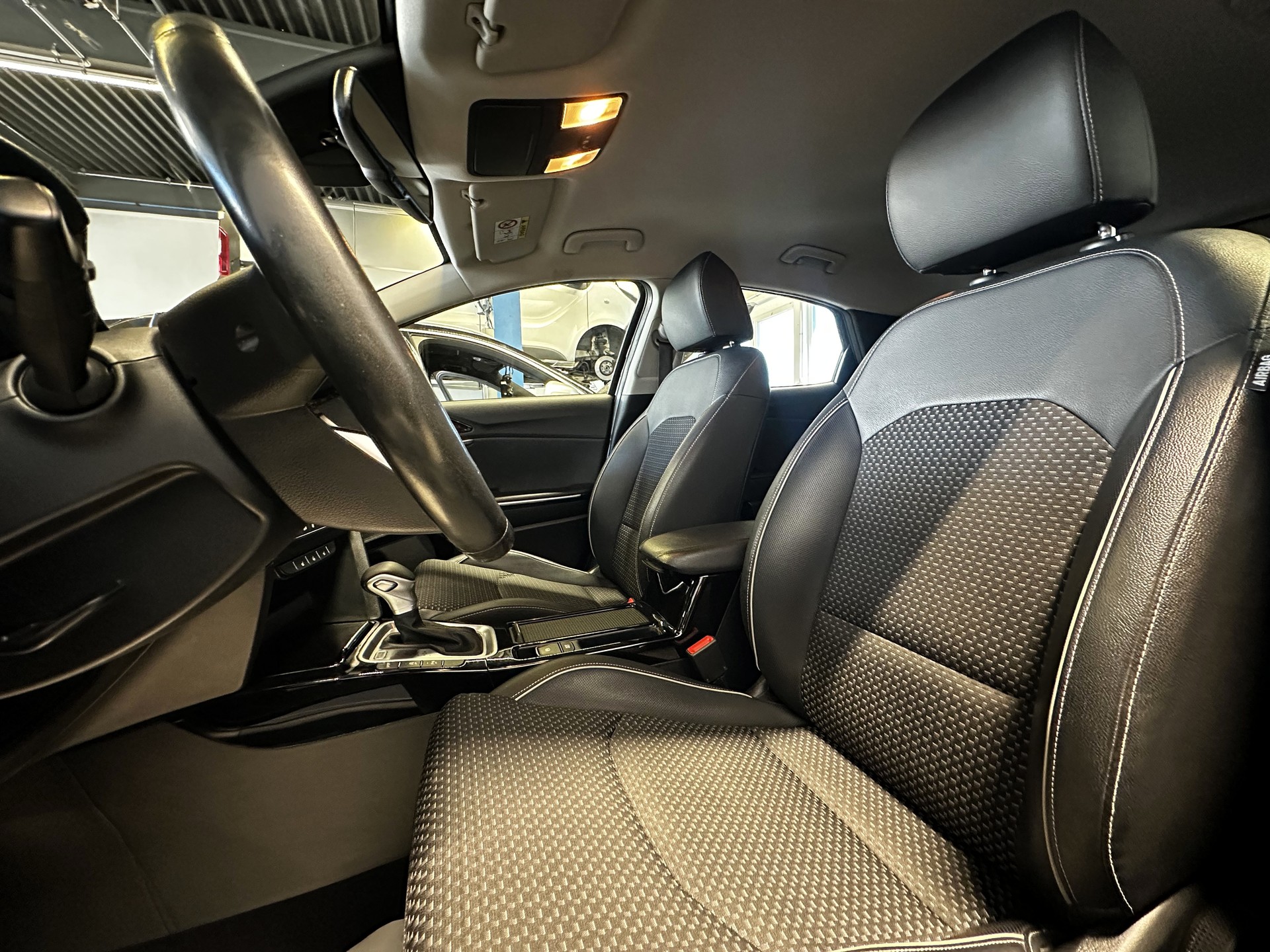 KIA XCeed 1.4 T-GDi Style DCT-image-2