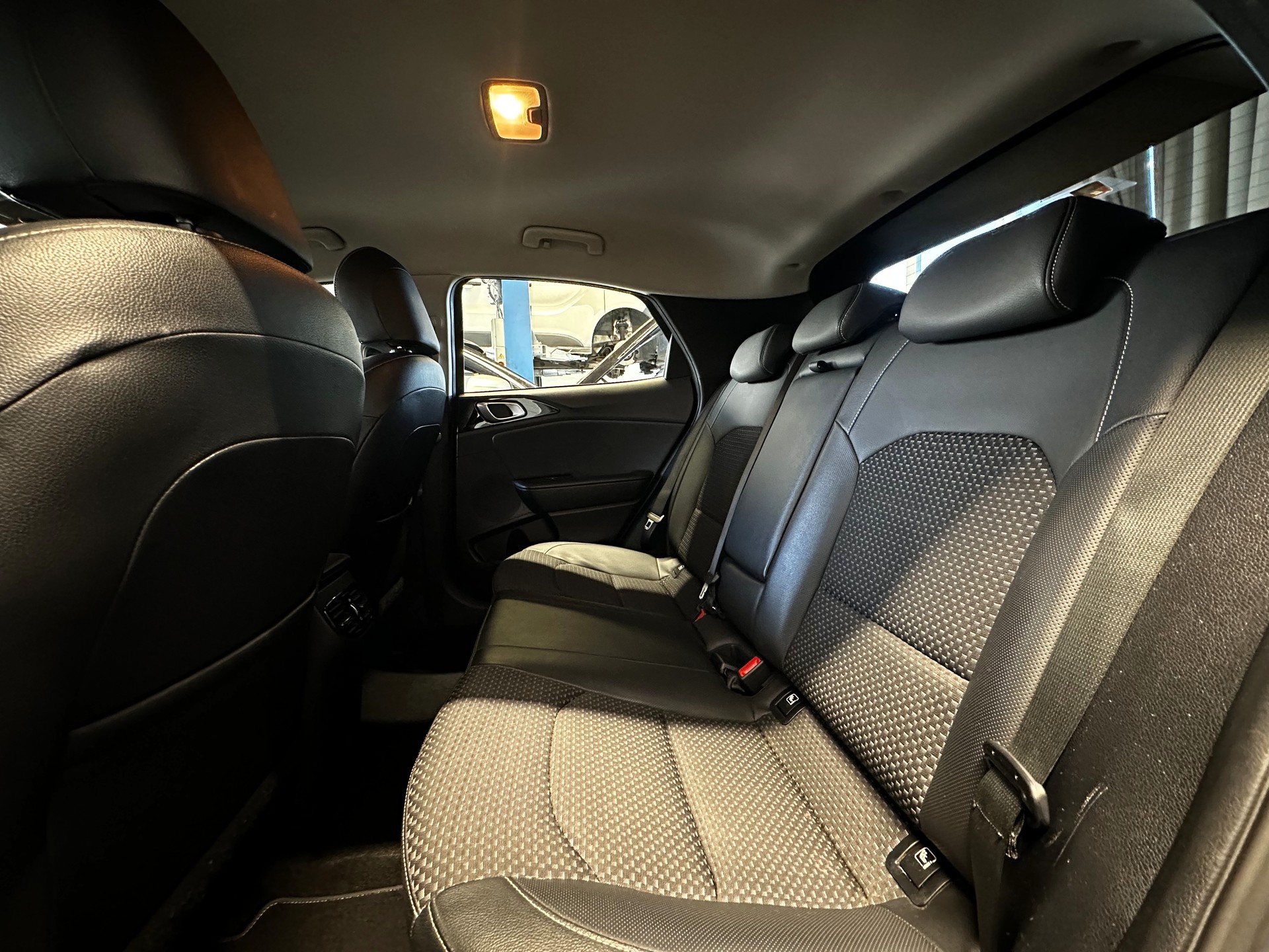 KIA XCeed 1.4 T-GDi Style DCT-image-7