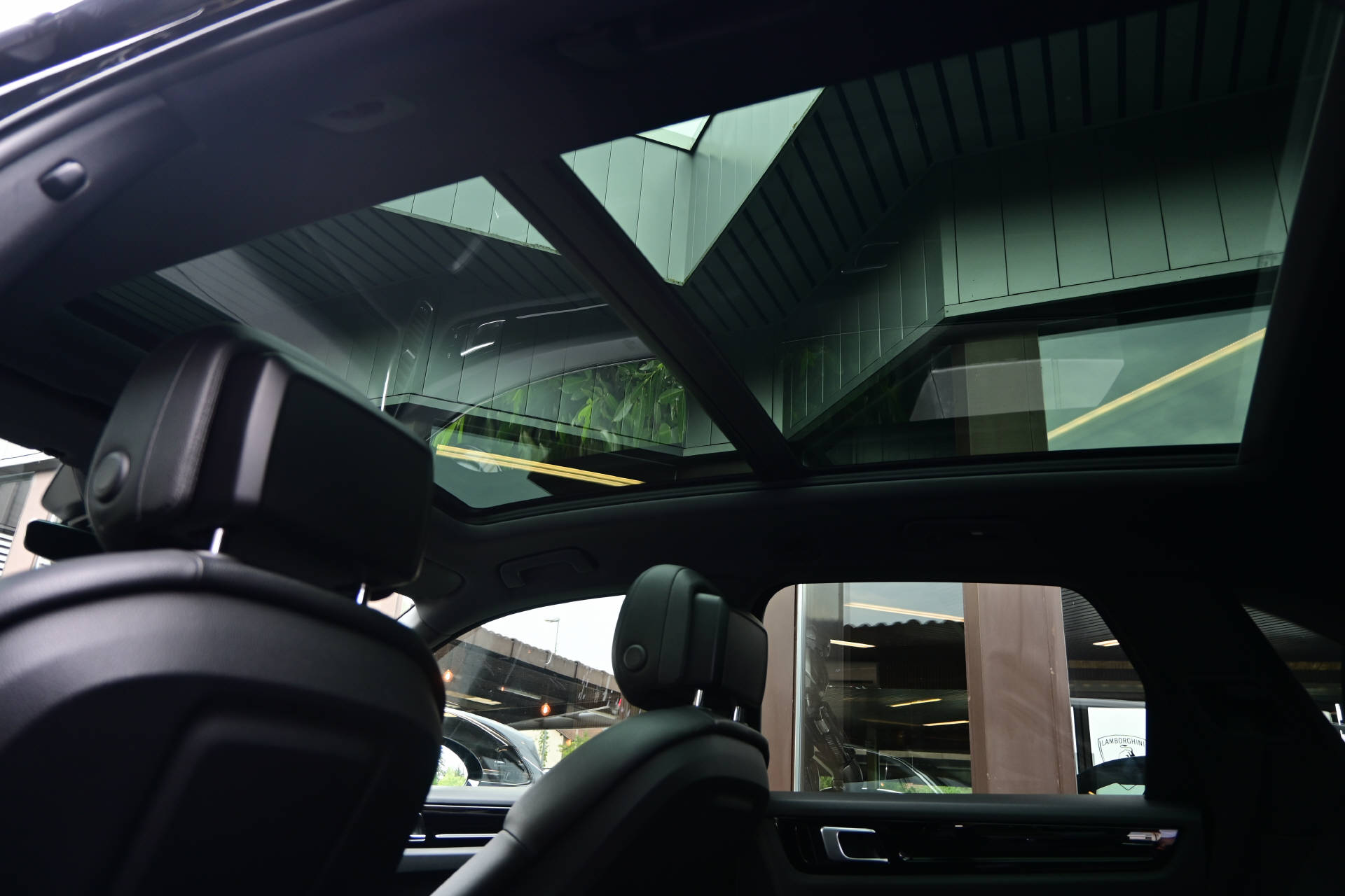 PORSCHE Cayenne 3.0 V6 E-Hybrid *Pano*LED*-image-16