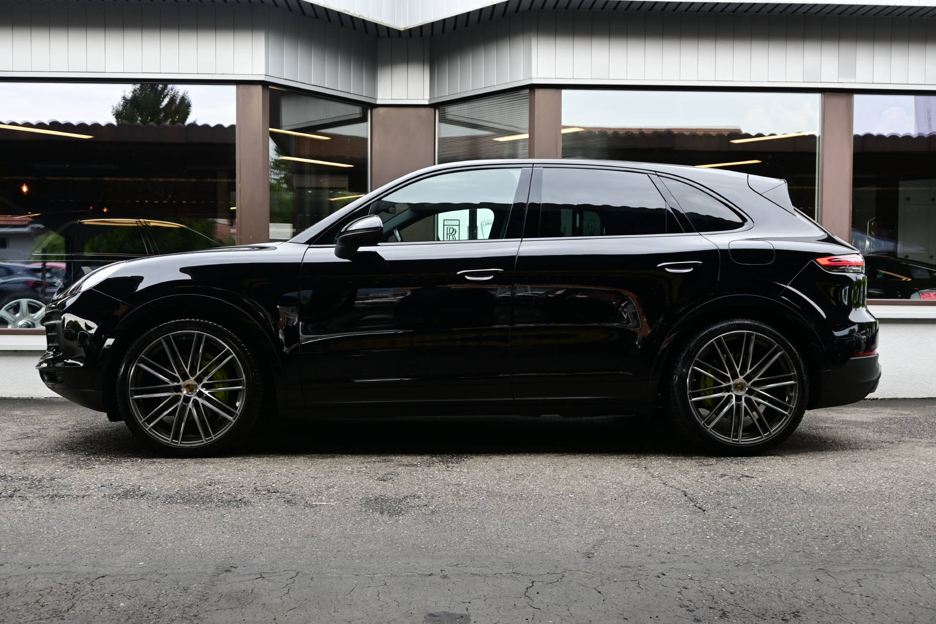 PORSCHE Cayenne 3.0 V6 E-Hybrid *Pano*LED*-image-5