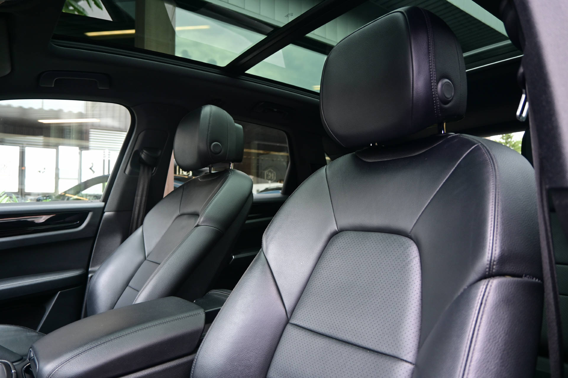 PORSCHE Cayenne 3.0 V6 E-Hybrid *Pano*LED*-image-15