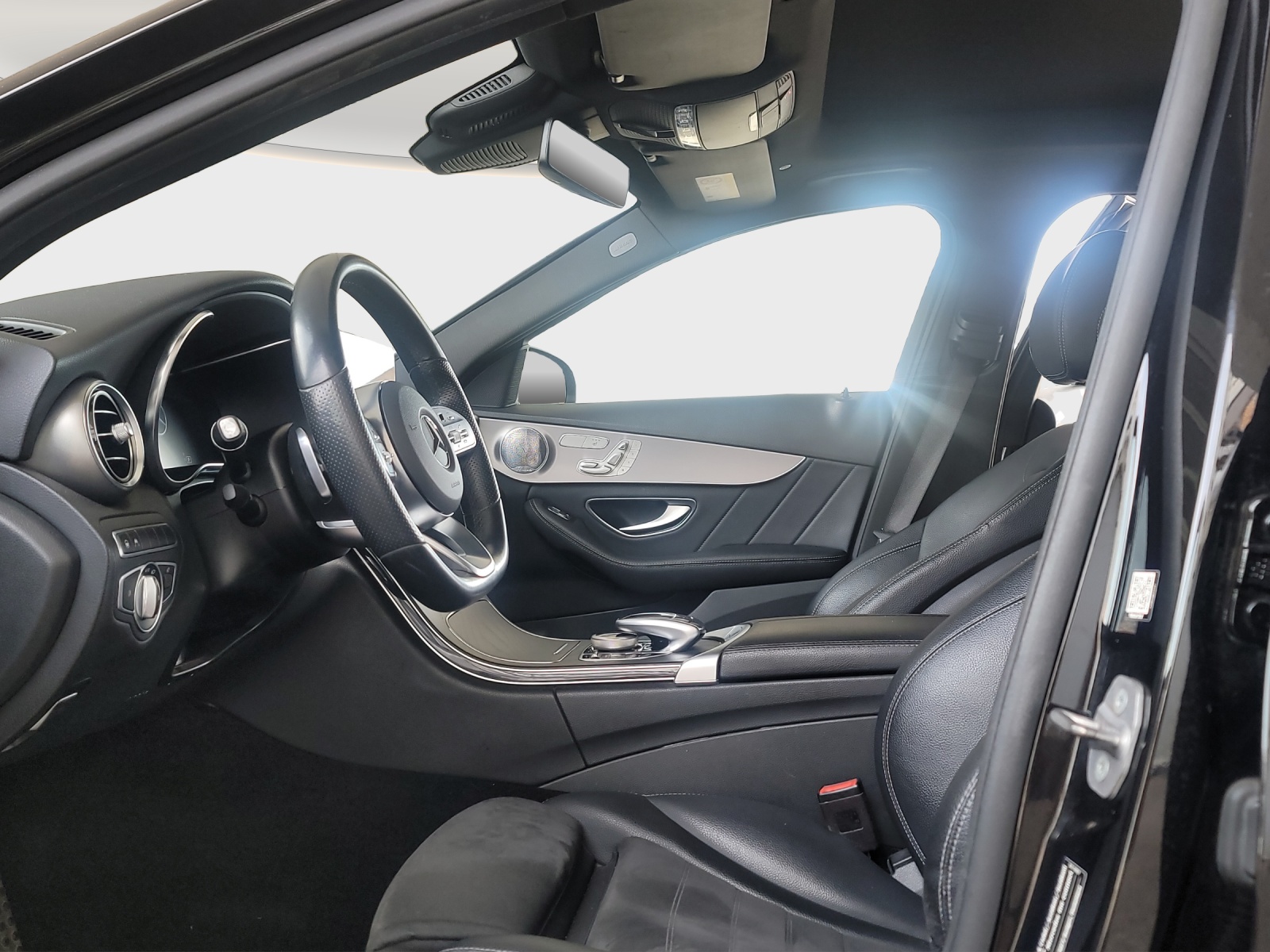 MERCEDES-BENZ C 300 d 4Matic 9G-Tronic-image-9