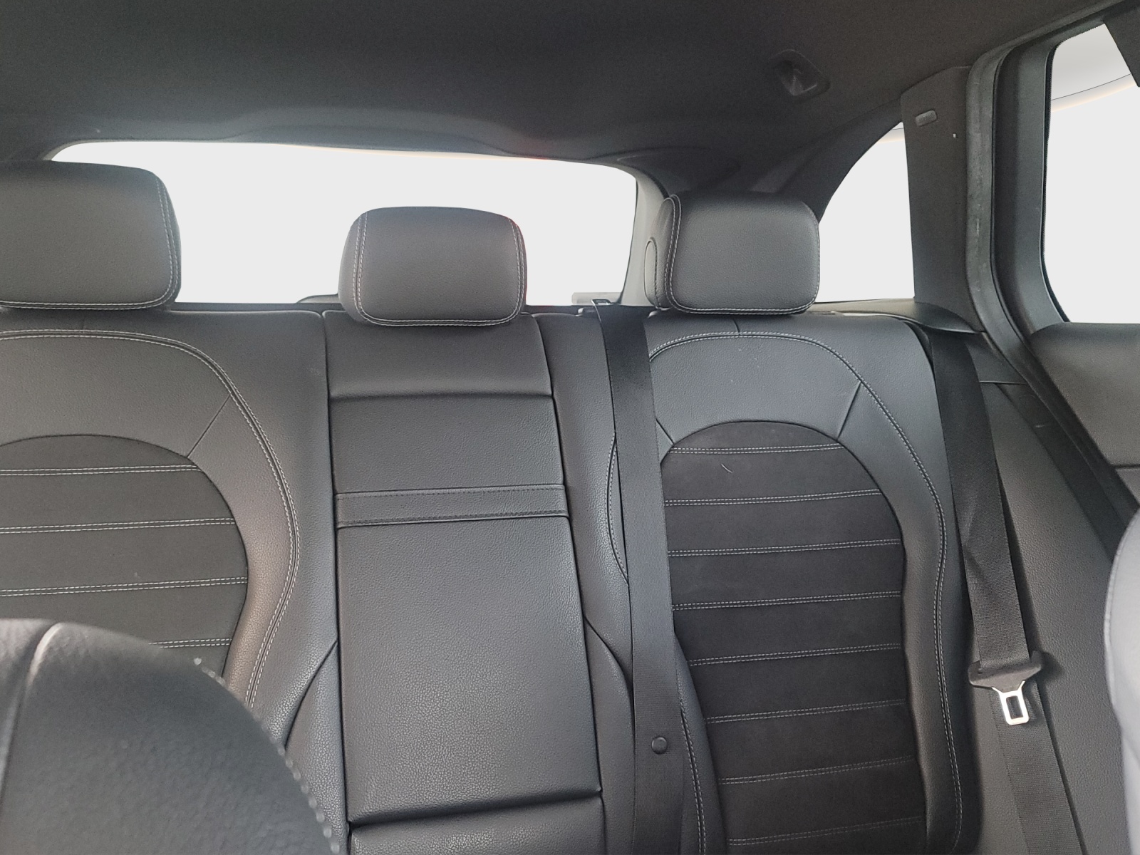 MERCEDES-BENZ C 300 d 4Matic 9G-Tronic-image-8