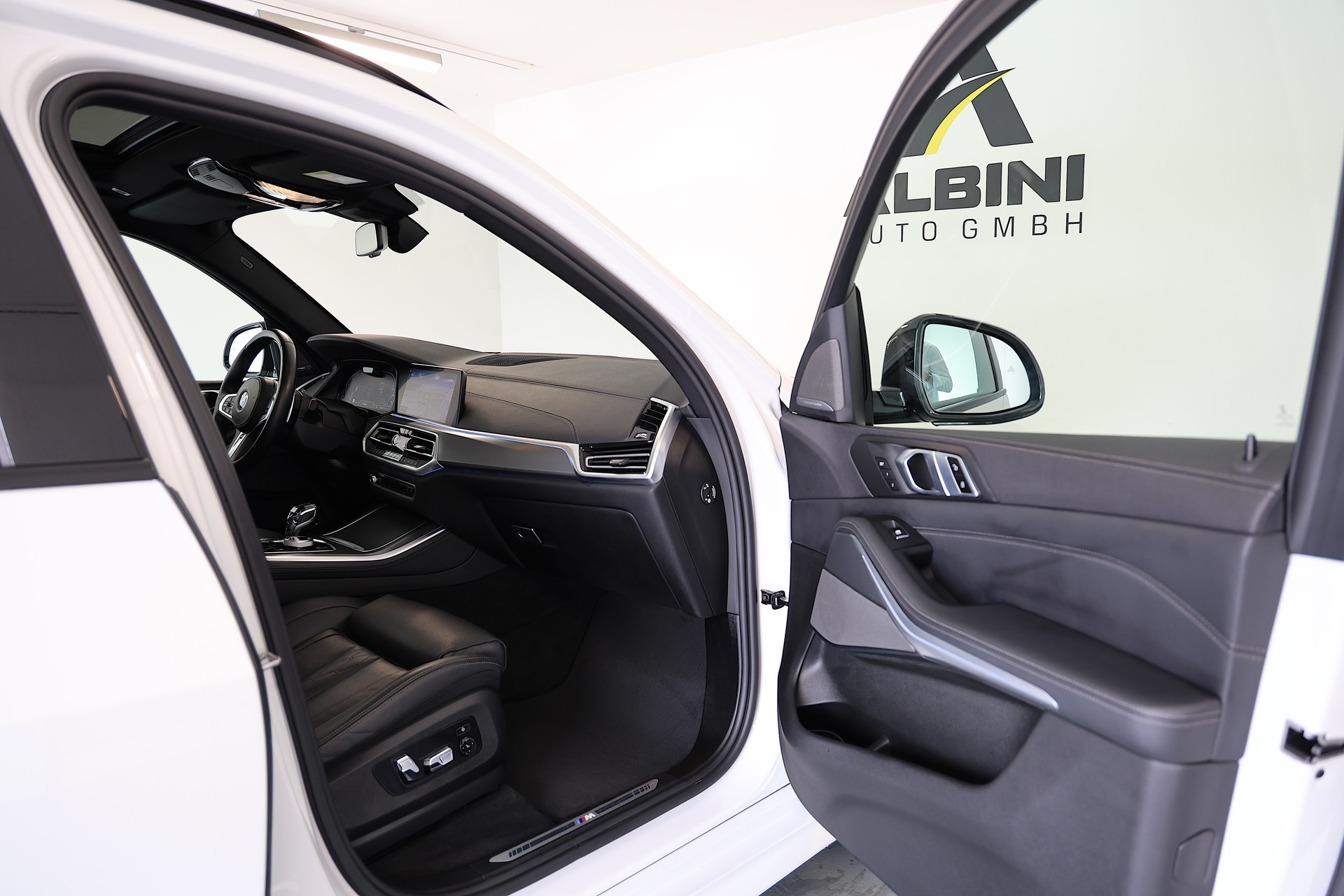 BMW X5 45e xDrive SAG-image-16