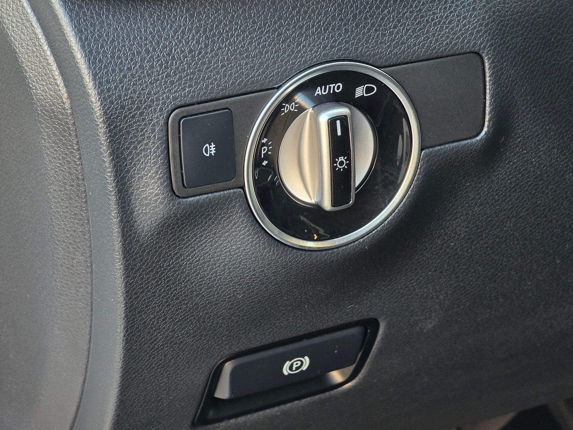 MERCEDES-BENZ B 220 Urban 4Matic 7G-DCT-image-28