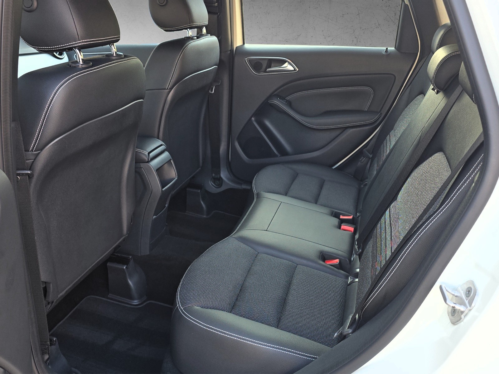 MERCEDES-BENZ B 220 Urban 4Matic 7G-DCT-image-14