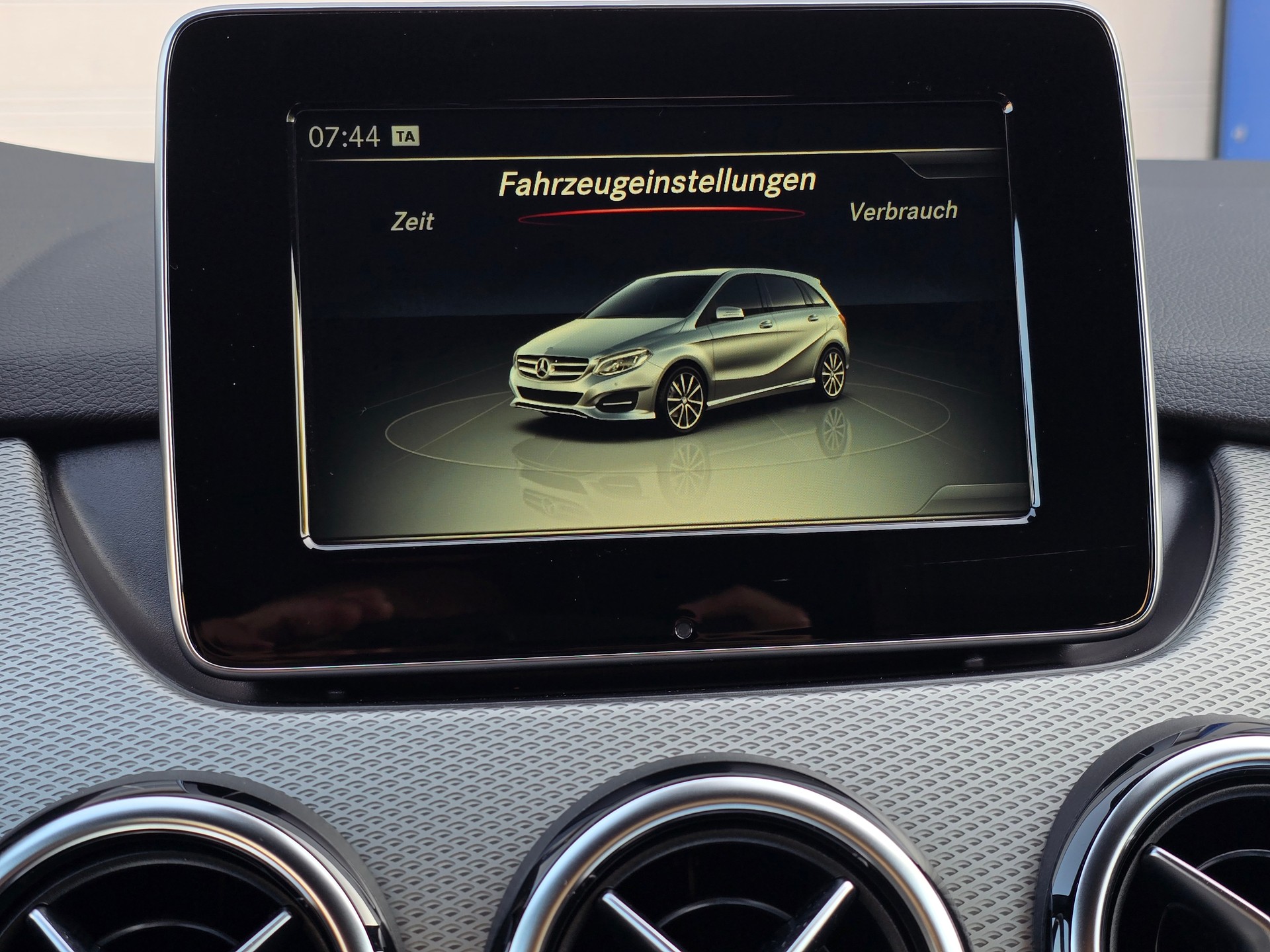 MERCEDES-BENZ B 220 Urban 4Matic 7G-DCT-image-25
