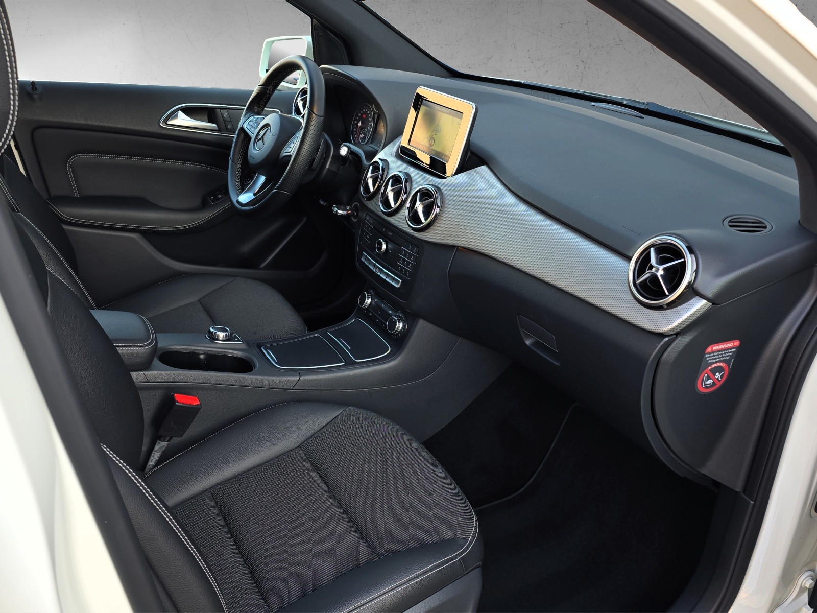 MERCEDES-BENZ B 220 Urban 4Matic 7G-DCT-image-10