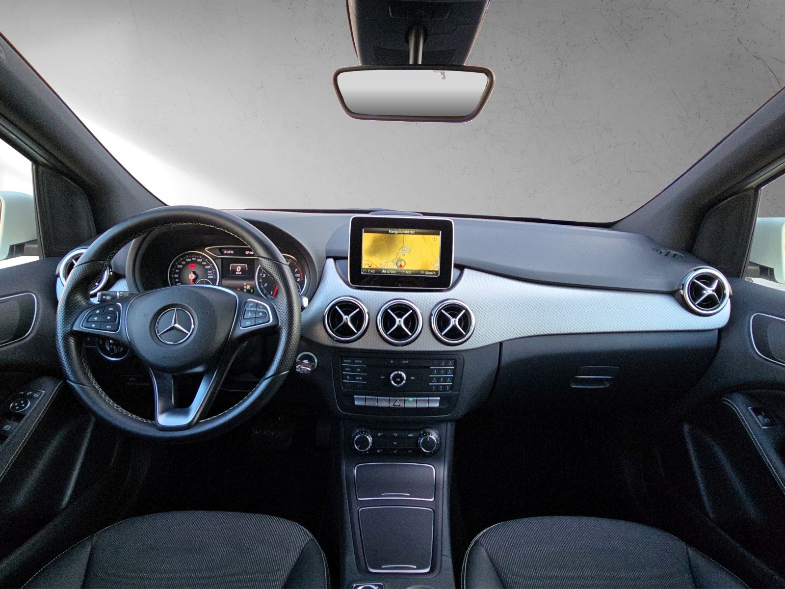 MERCEDES-BENZ B 220 Urban 4Matic 7G-DCT-image-11