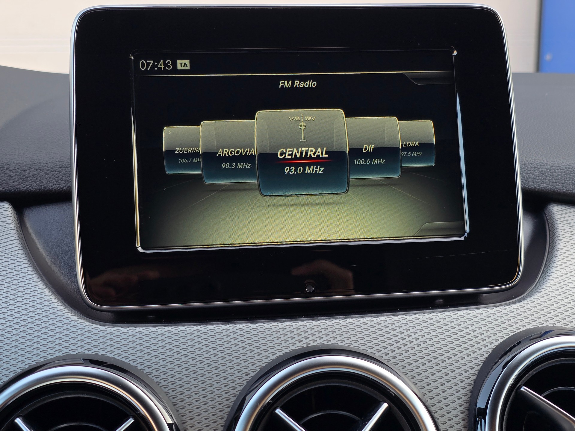 MERCEDES-BENZ B 220 Urban 4Matic 7G-DCT-image-22