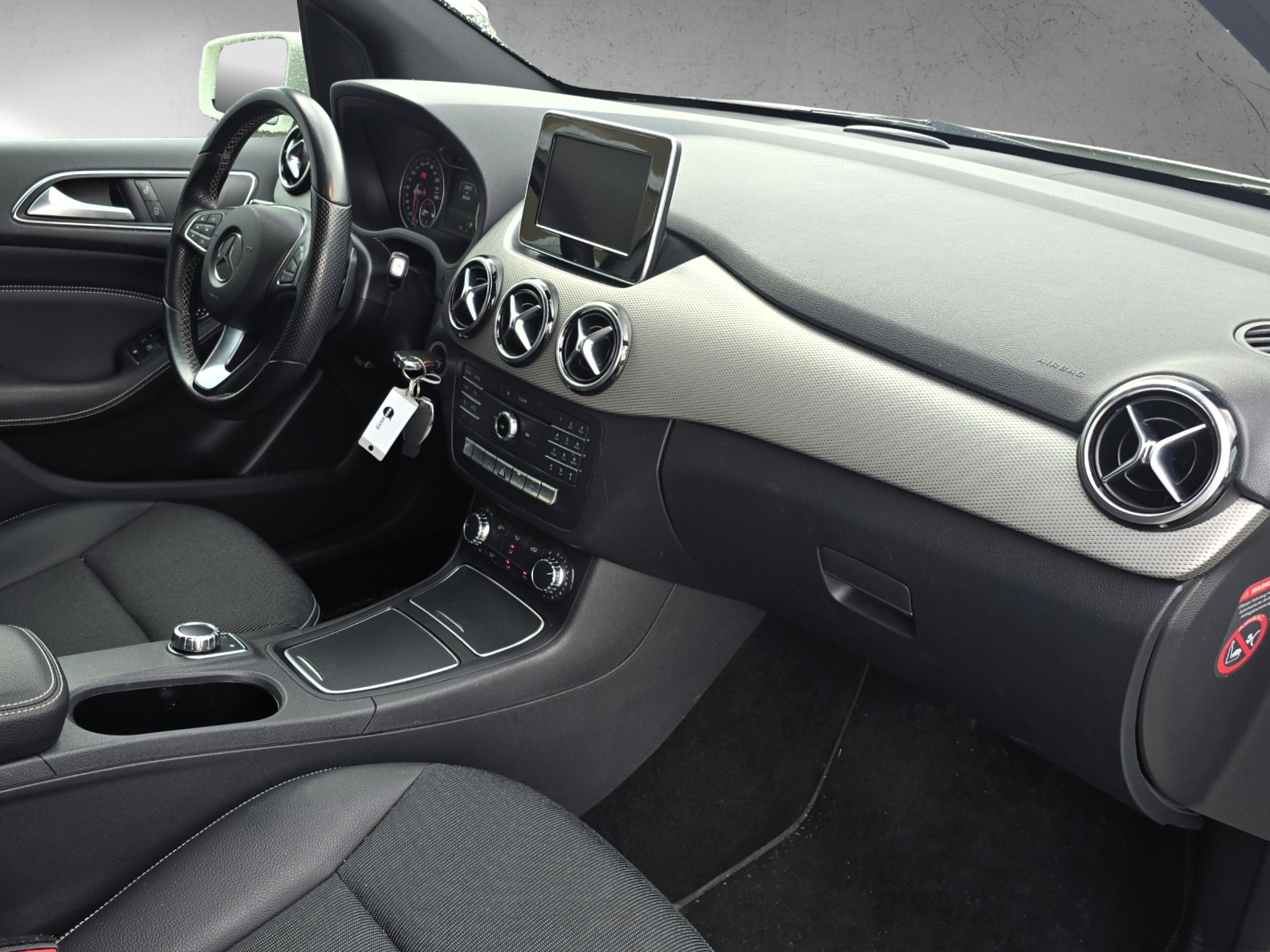 MERCEDES-BENZ B 220 Urban 4Matic 7G-DCT-image-1
