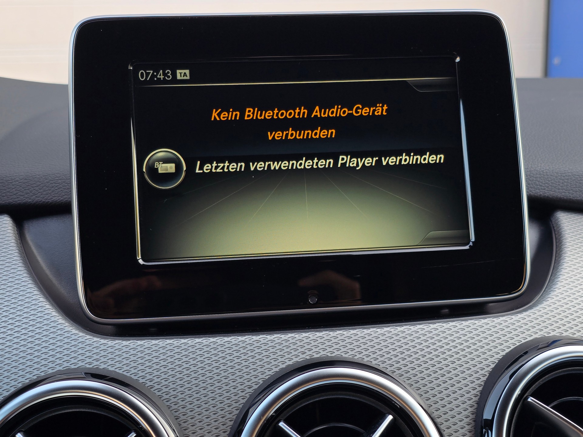 MERCEDES-BENZ B 220 Urban 4Matic 7G-DCT-image-24