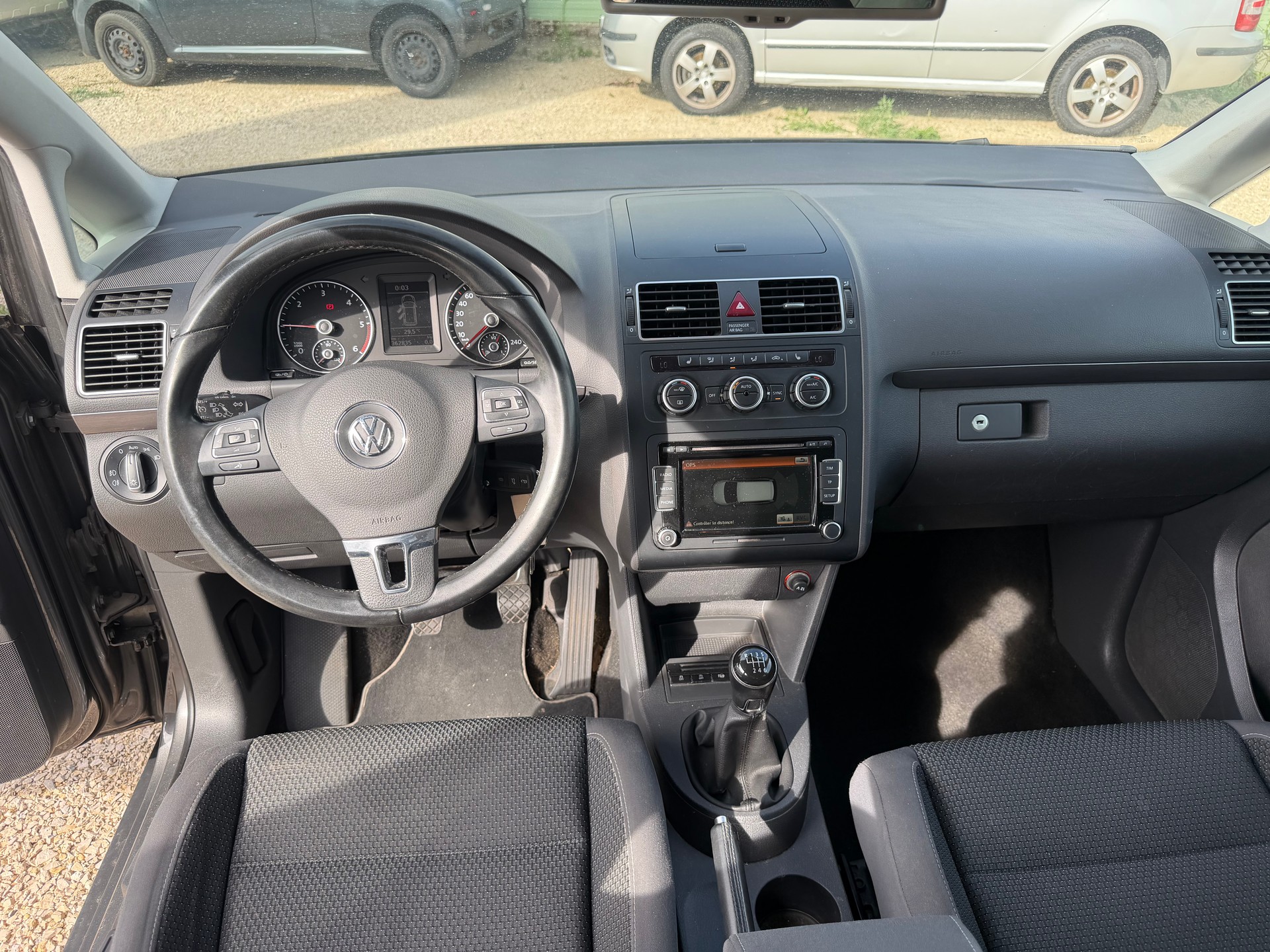 VW Touran 2.0 TDI BlueMotion Technology Design-image-11