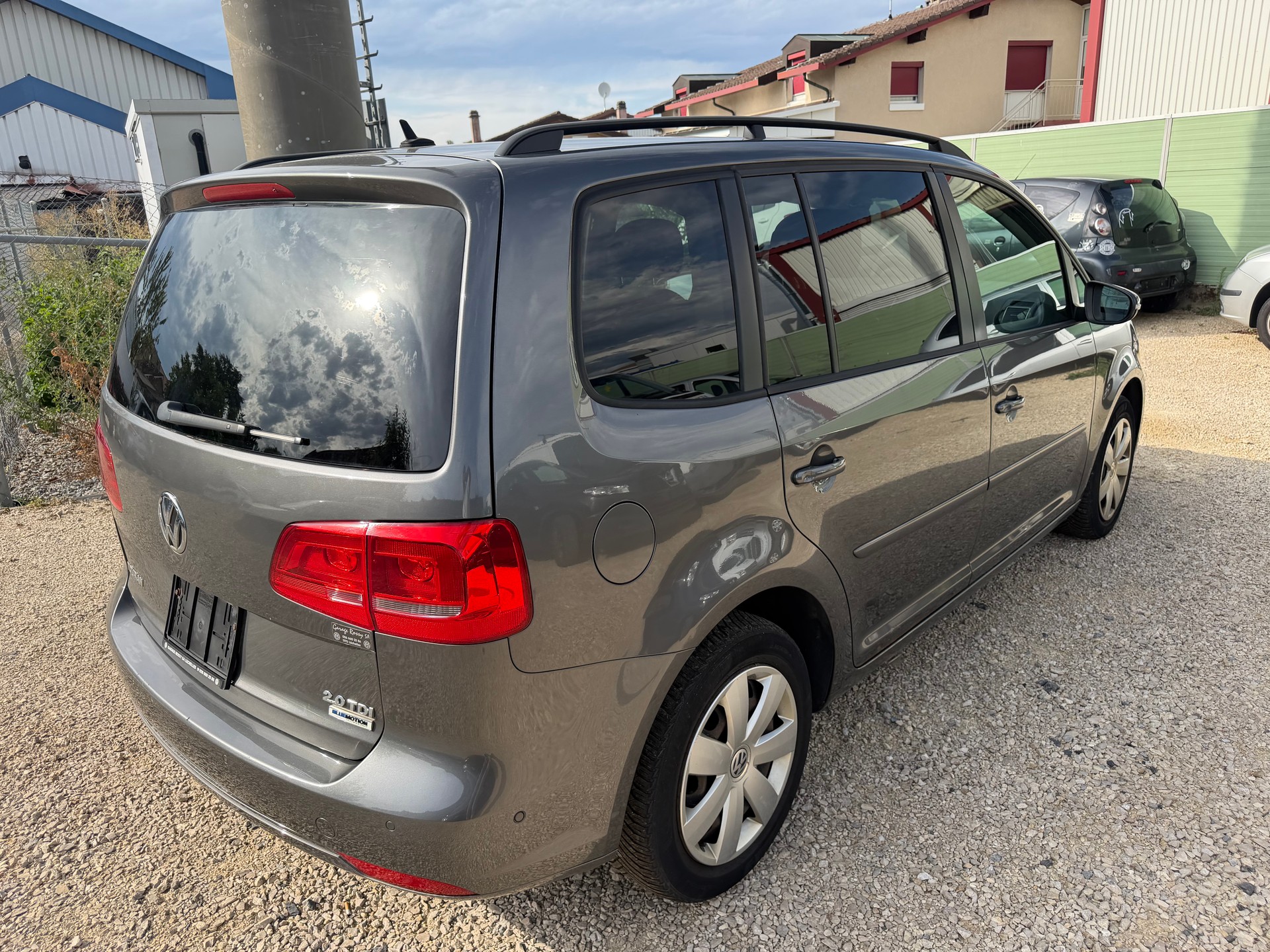 VW Touran 2.0 TDI BlueMotion Technology Design-image-4