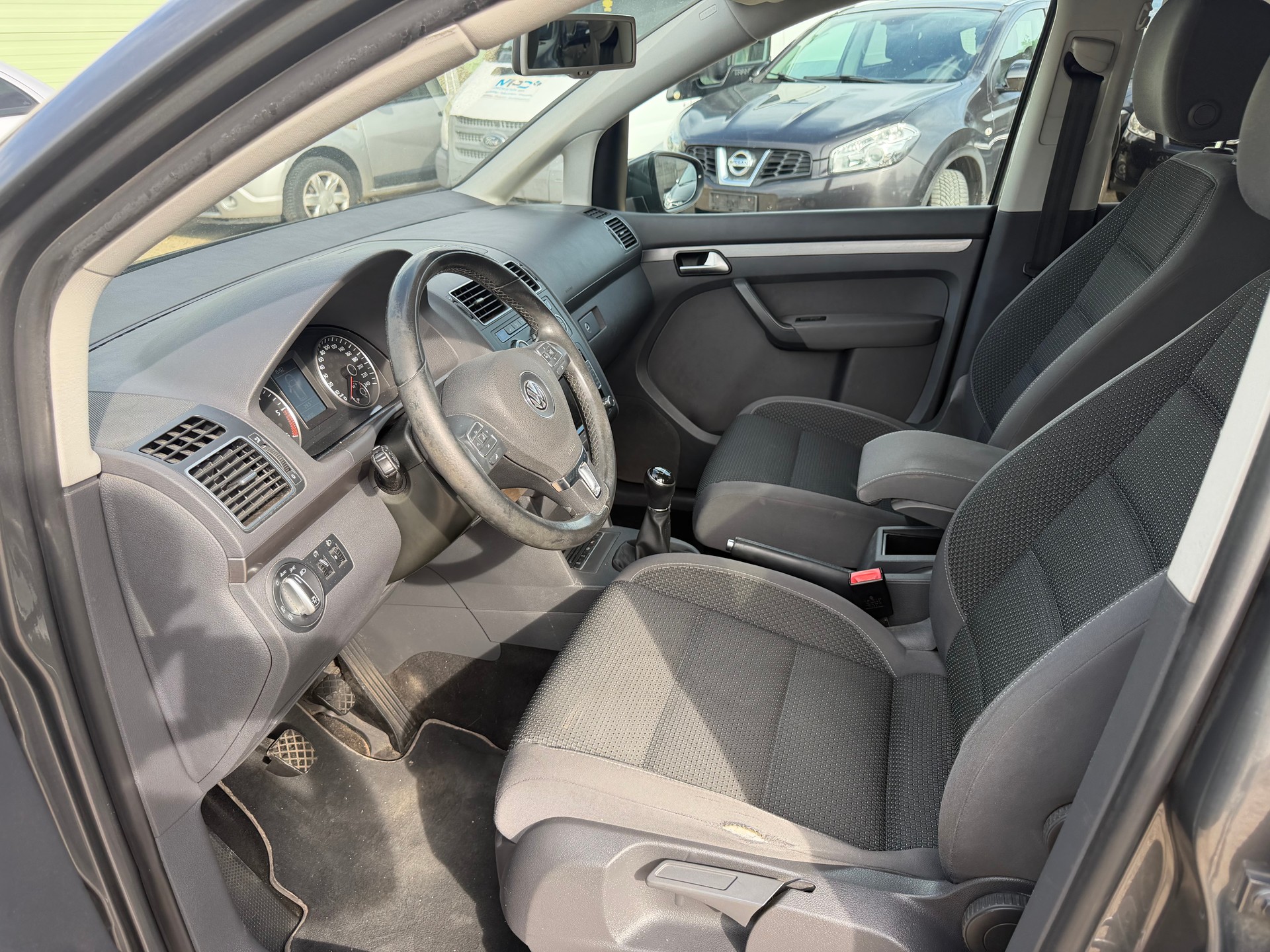 VW Touran 2.0 TDI BlueMotion Technology Design-image-10