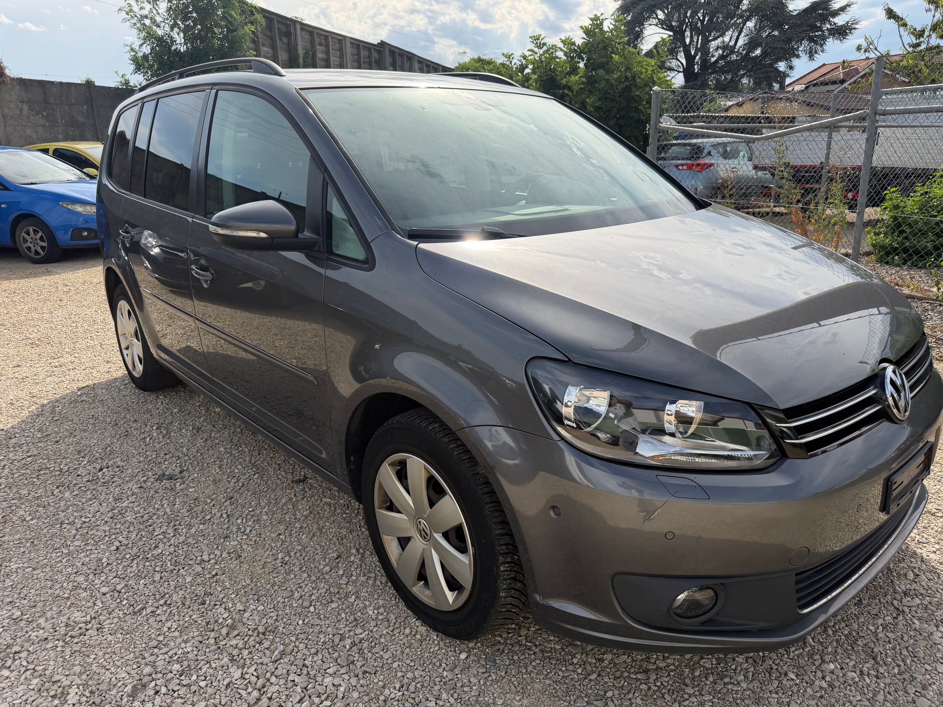 VW Touran 2.0 TDI BlueMotion Technology Design-image-2