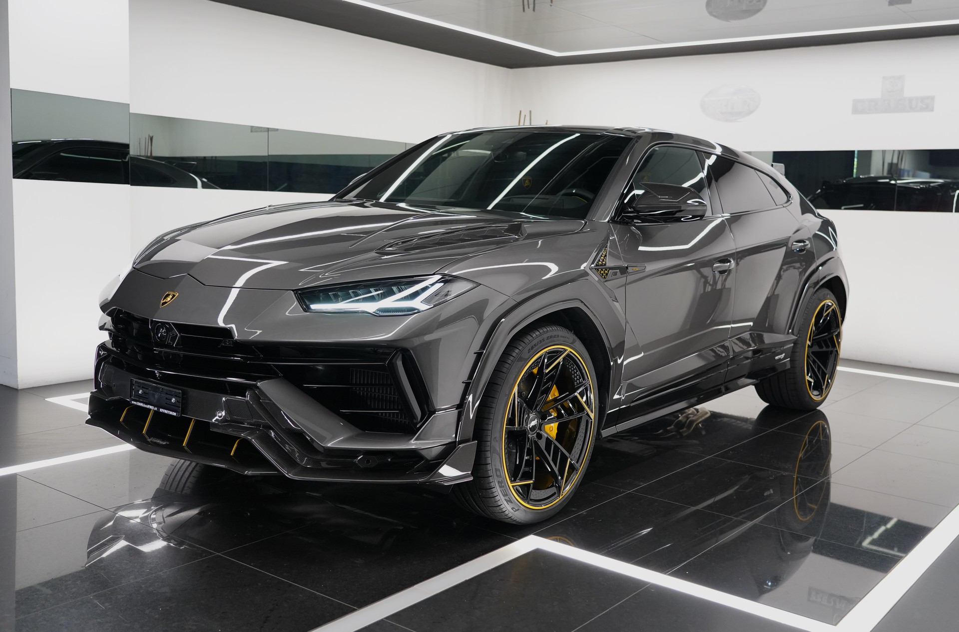 LAMBORGHINI Urus S-image-0